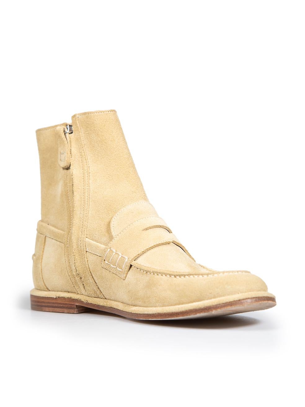 CONDITION is Very good. Hardly any visible wear to boots is evident on this used Loewe designer resale item.
 
 Details
 Model: Loafer boots
 Beige
 Suede
 Ankle boots
 Round toe
 Side zip fastening
 
 
 Made in Italy
 
 Composition
 EXTERIOR: