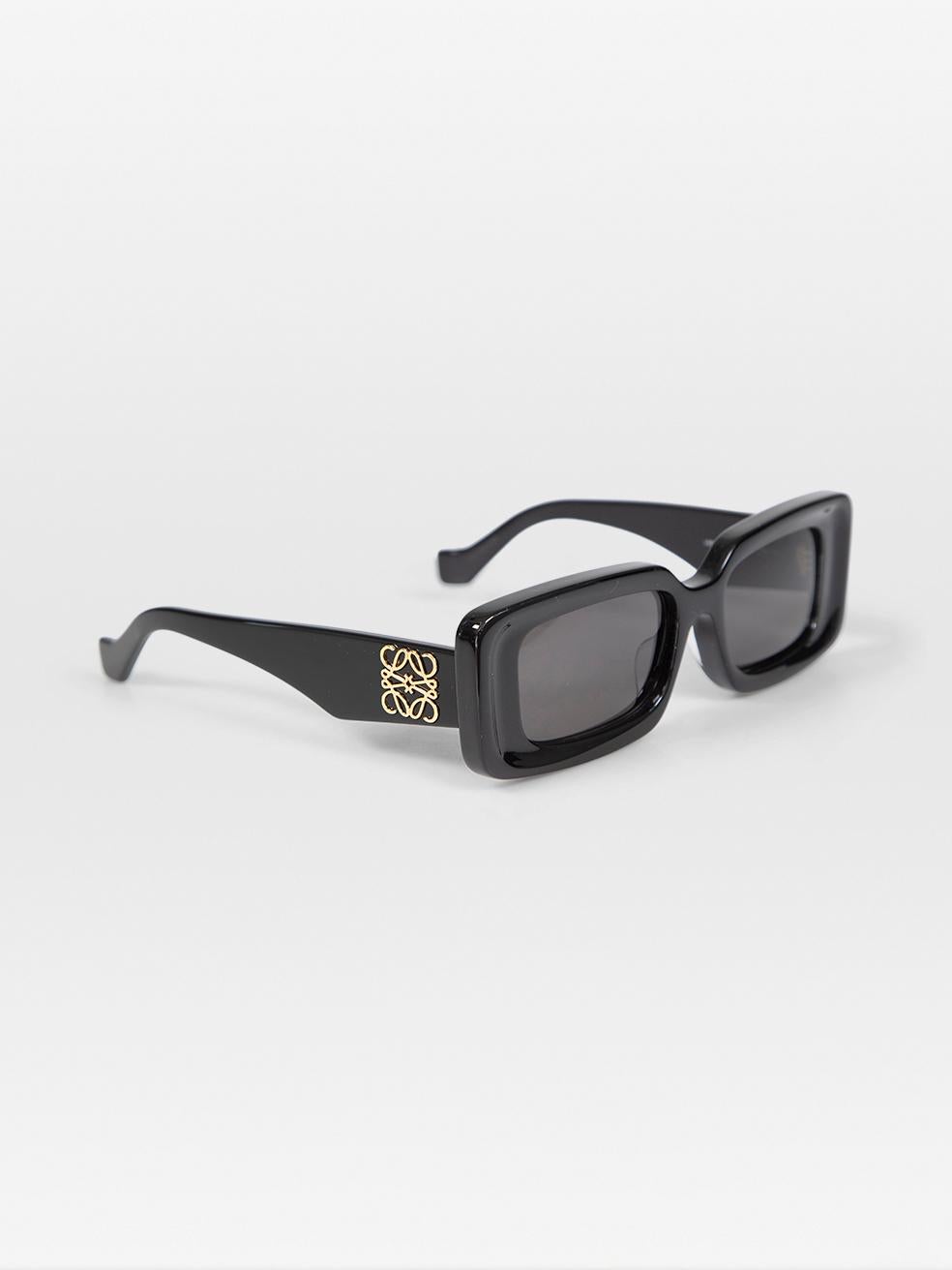 Loewe Black Anagram Rectangle Sunglasses Negro en venta