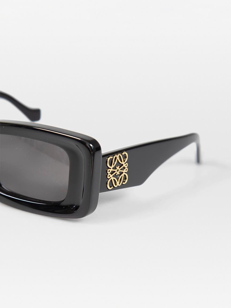 Loewe Black Anagram Rectangle Sunglasses en venta 3