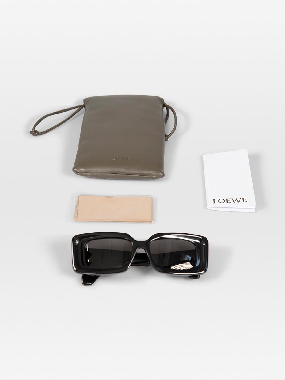 Loewe Black Anagram Rectangle Sunglasses en venta 4