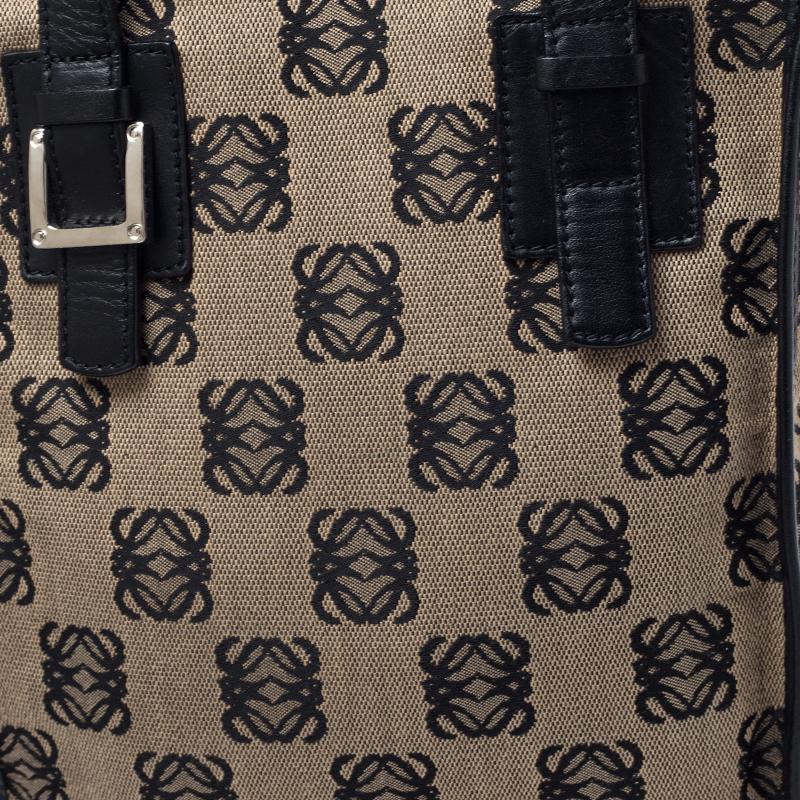 Loewe Black/Beige Anagram Logo Canvas and Leather Tote In Good Condition In Dubai, Al Qouz 2