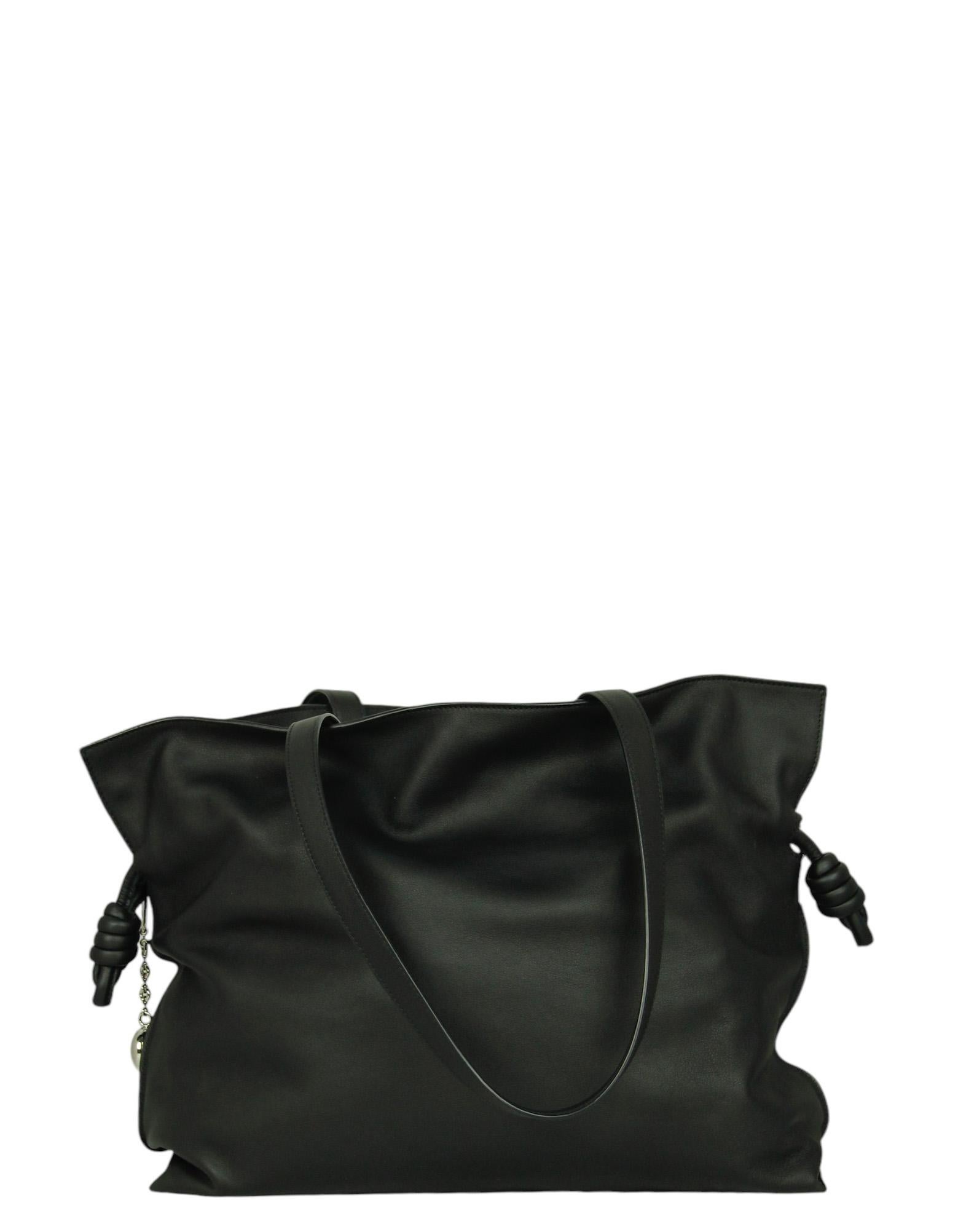 Loewe Black Flamenco Large Clutch Bag in Napa Leather w. Blind Embossed Anagram In Excellent Condition In New York, NY