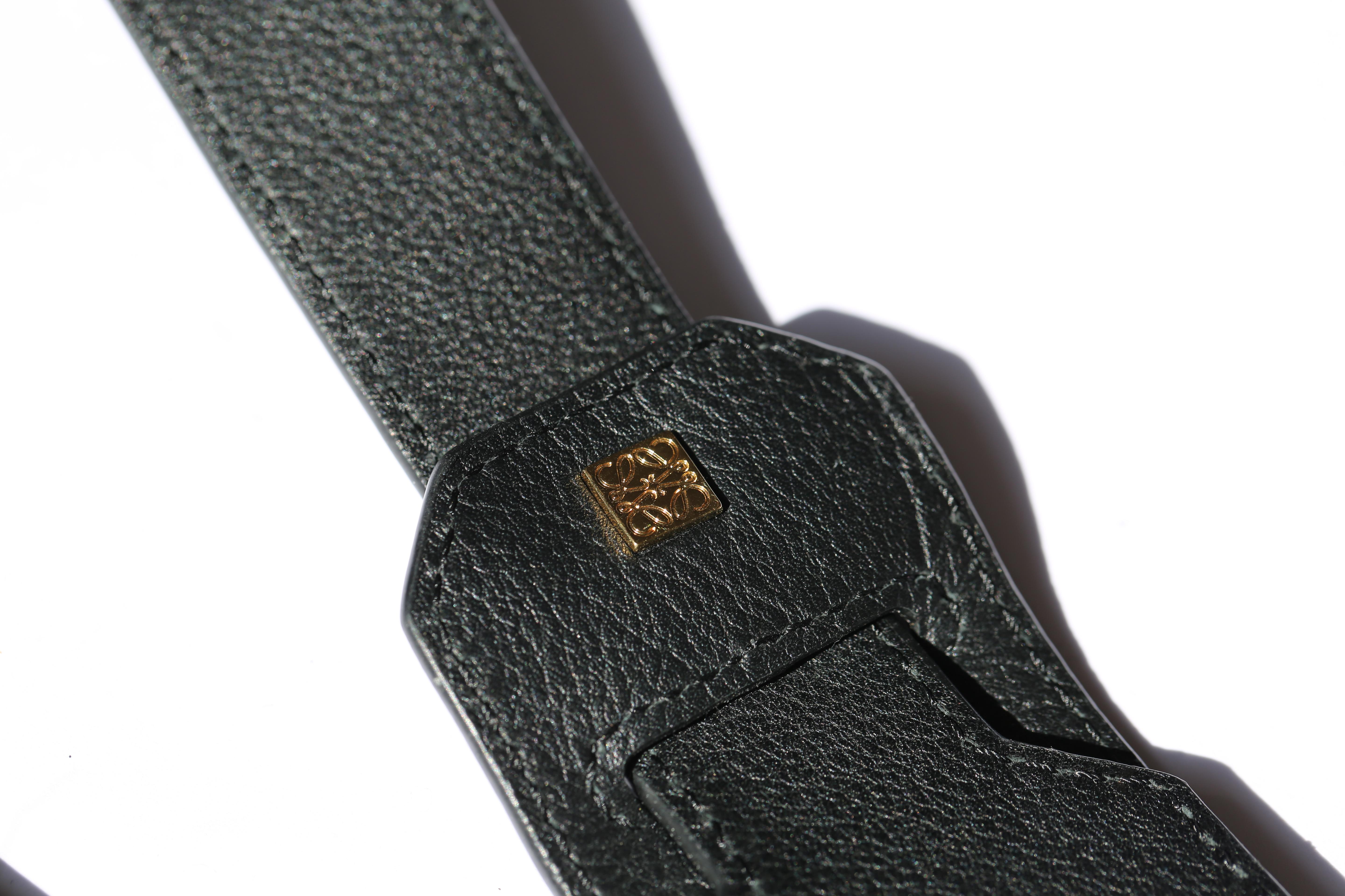 Loewe noir - sac à main en cuir verni lacé à motif de puzzle 6