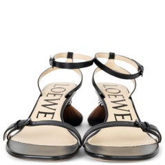 Sandalias LOEWE de cuero negro modelo PETAL BRUSH 2025, talla 39