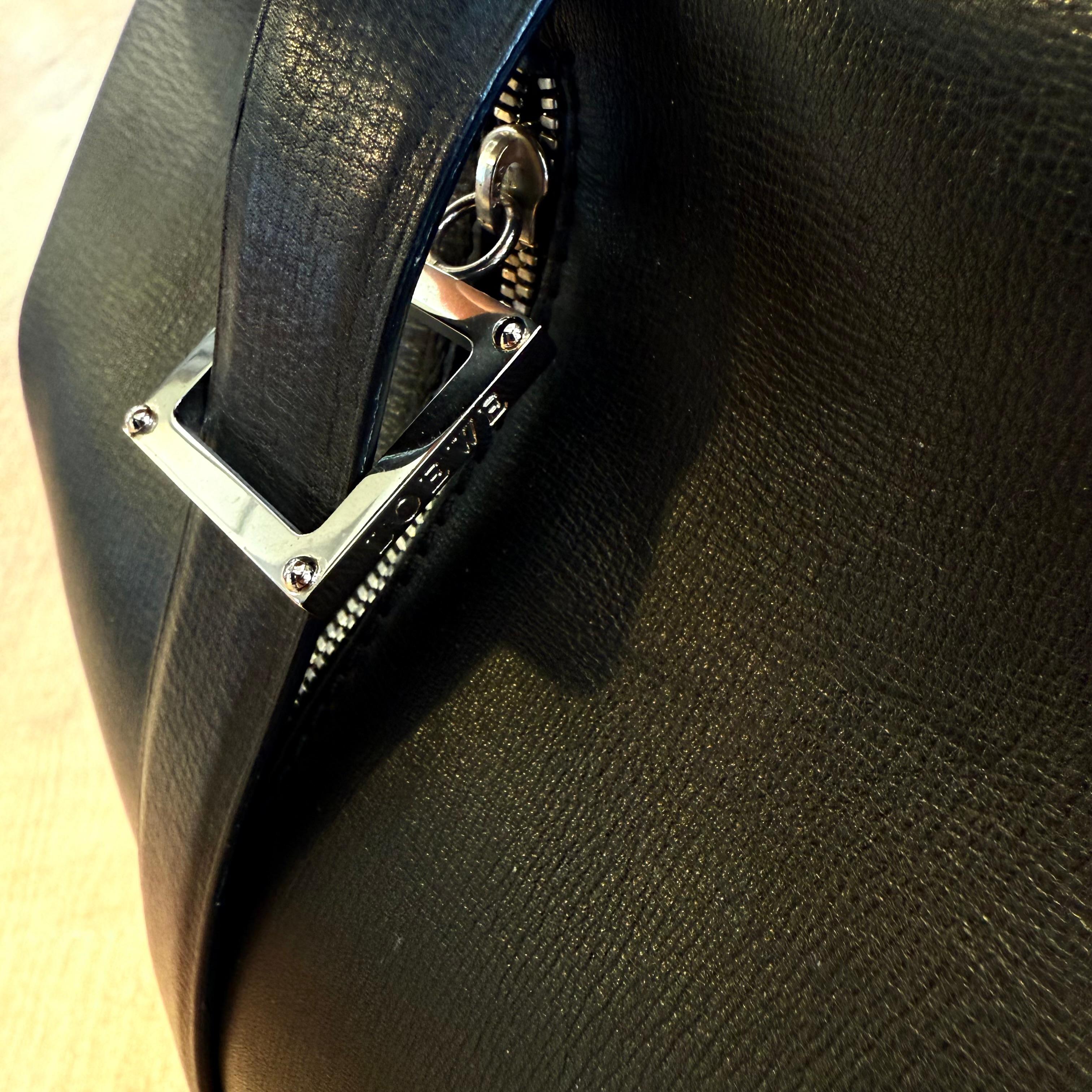 Bolso de piel negro Loewe en venta 5