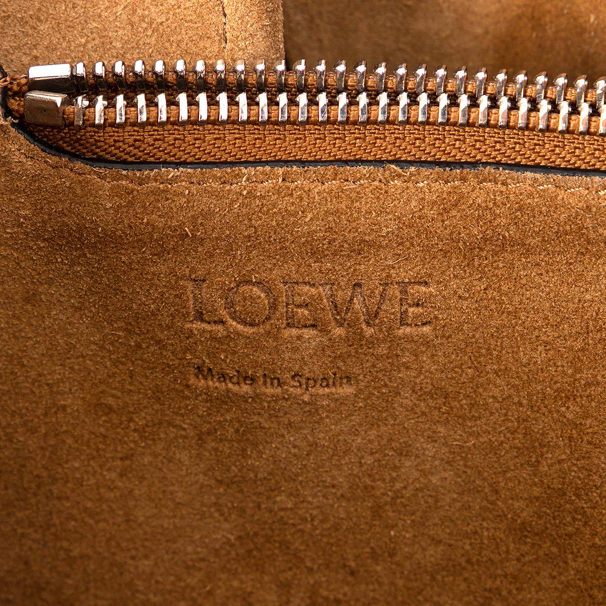 LOEWE black leather & CROCODILE GATE TOP HANDLE Tote Bag In Excellent Condition For Sale In Zürich, CH