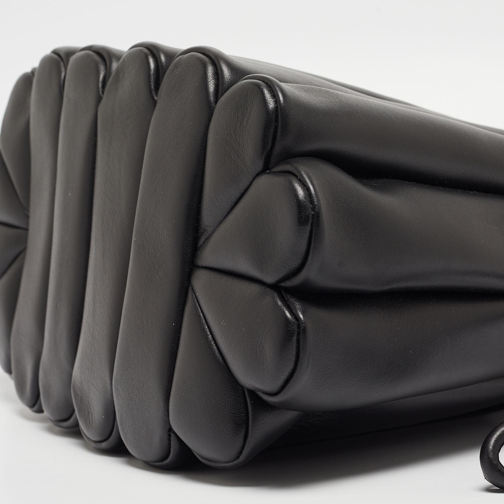 Loewe Black Leather Flamenco Knot Shoulder Bag In Excellent Condition In Dubai, Al Qouz 2