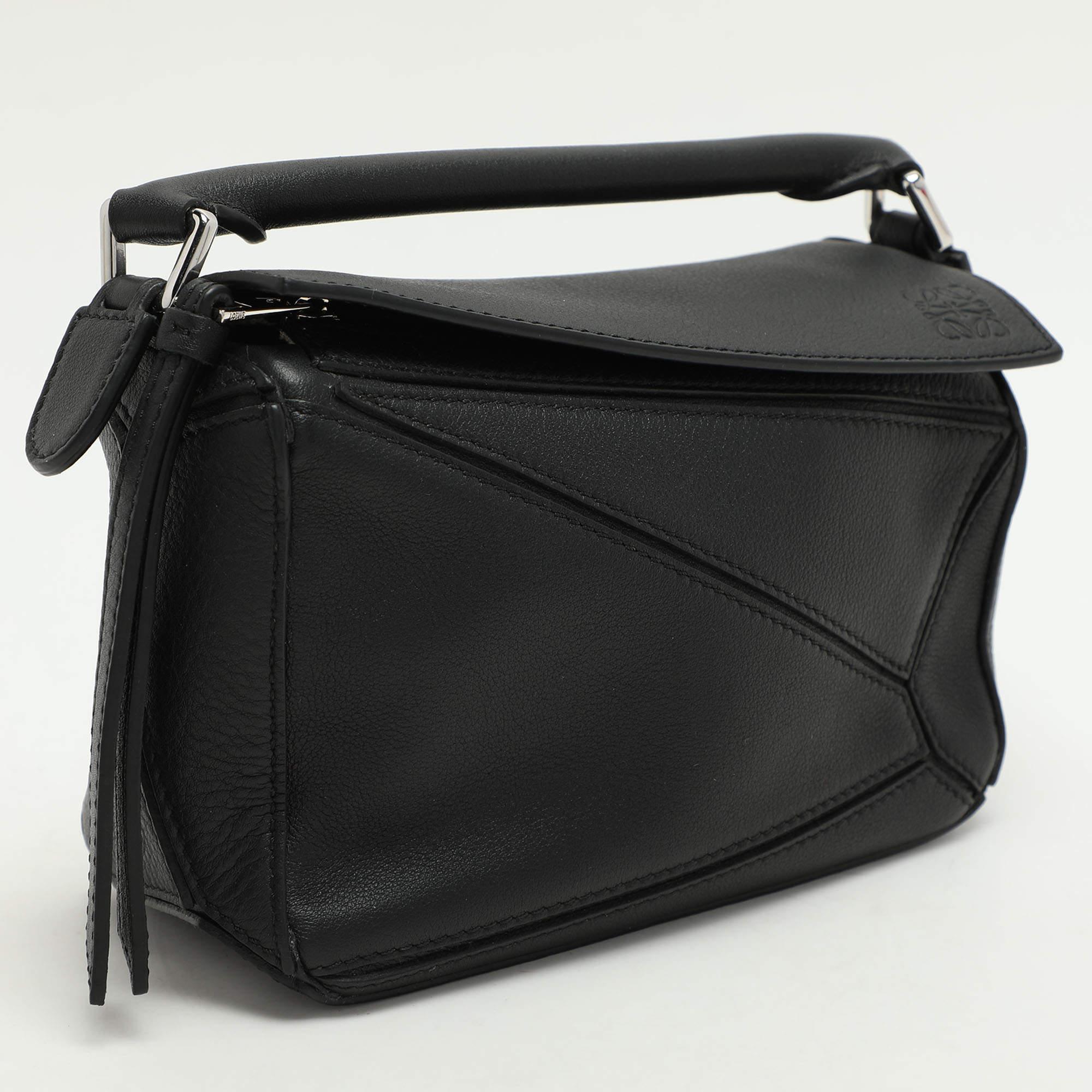 Loewe Black Leather Mini Puzzle Shoulder Bag In Excellent Condition In Dubai, Al Qouz 2