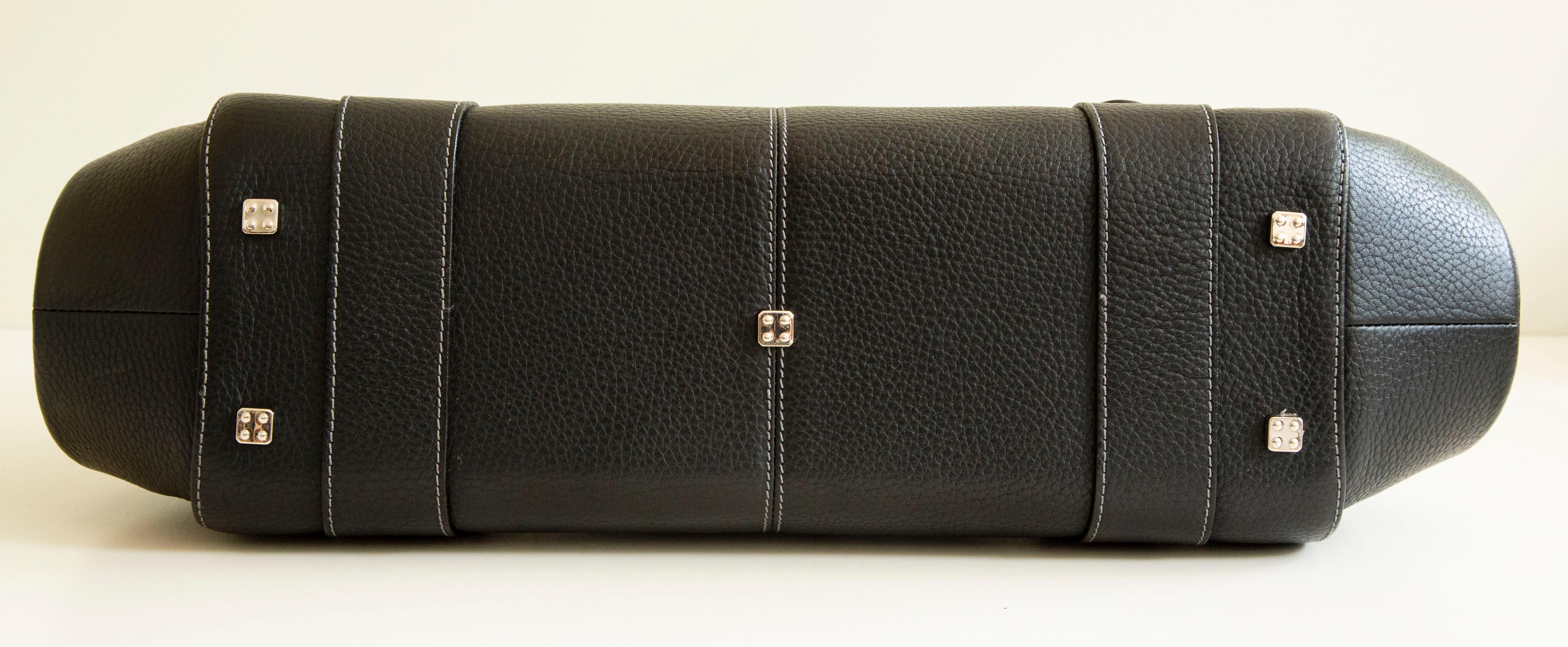 Loewe Black Leather Shoulder Bag For Sale 2