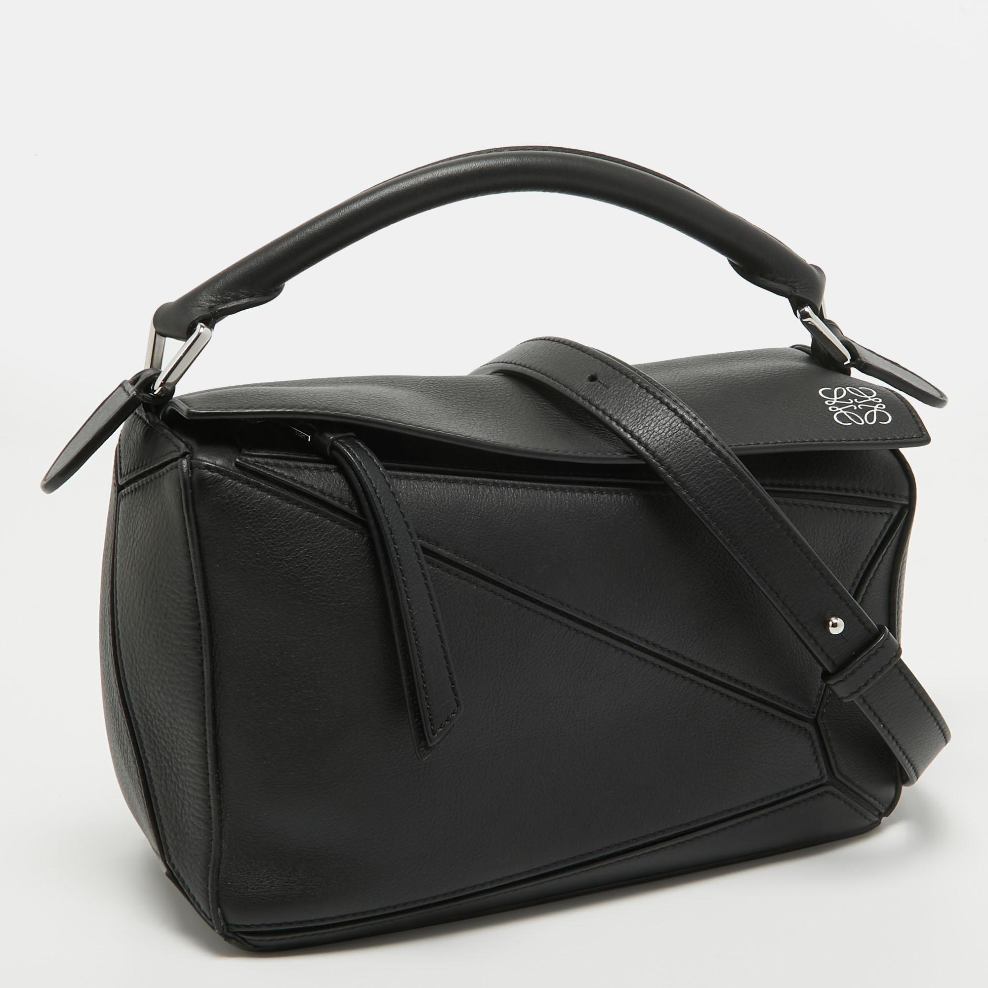 Loewe Black Leather Small Puzzle Shoulder Bag In Good Condition In Dubai, Al Qouz 2
