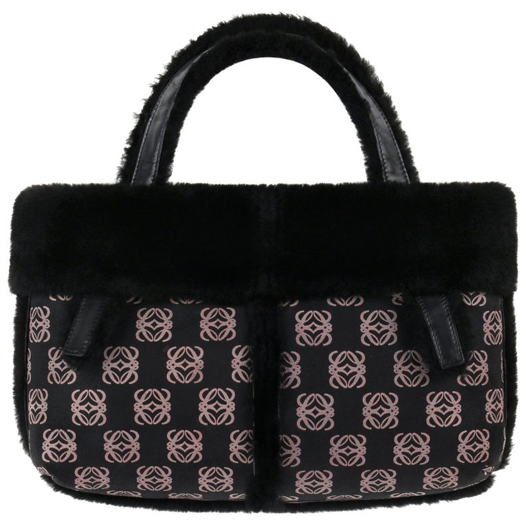 LOEWE Tragetasche aus Lammfell und Shearling-Leder mit schwarzem und ...