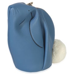 Loewe - Mini-corps lapin en cuir de veau bleu et shearling