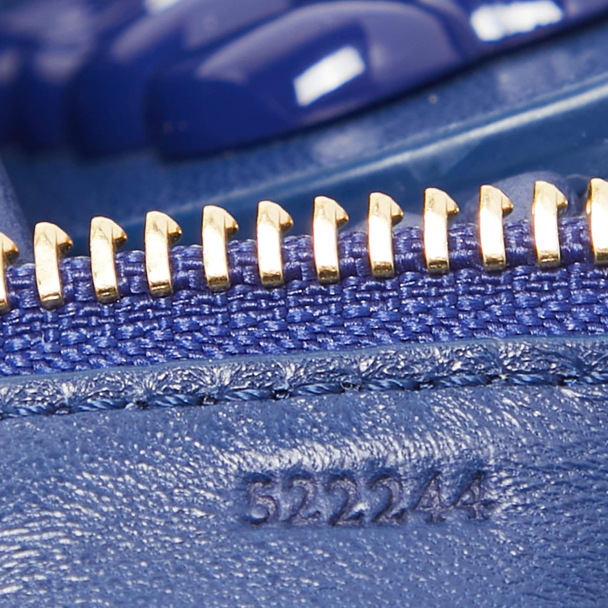 Loewe Blue Leather Pleated Bracelet Pouch Bag In Good Condition In Dubai, Al Qouz 2