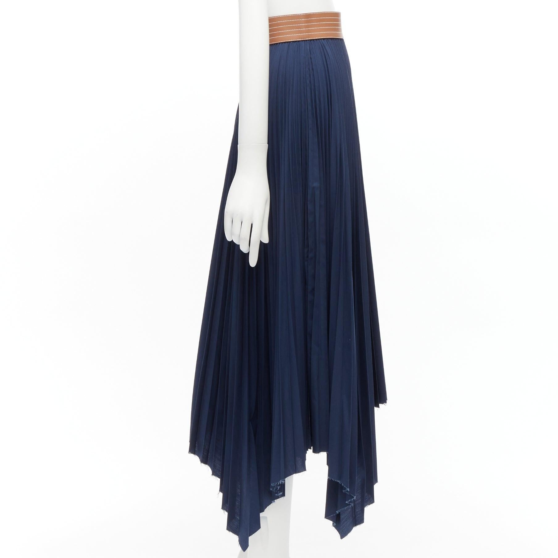 LOEWE brown cowhide leather topstitched belt navy pleated midi skirt FR34 XS In Excellent Condition For Sale In Hong Kong, NT