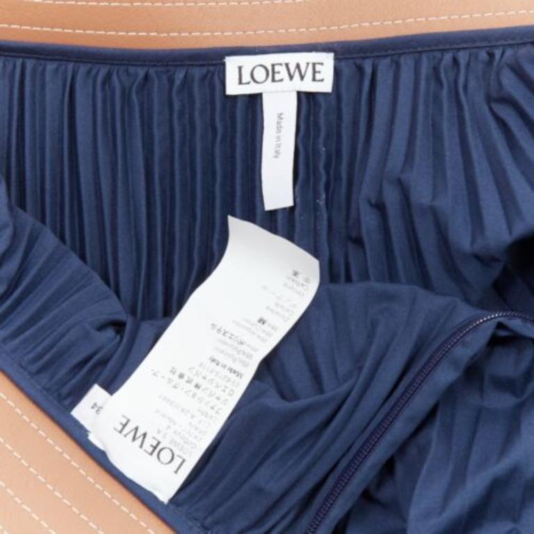 LOEWE brown cowhide leather white topstitched belt navy pleated skirt FR34 XS For Sale 3