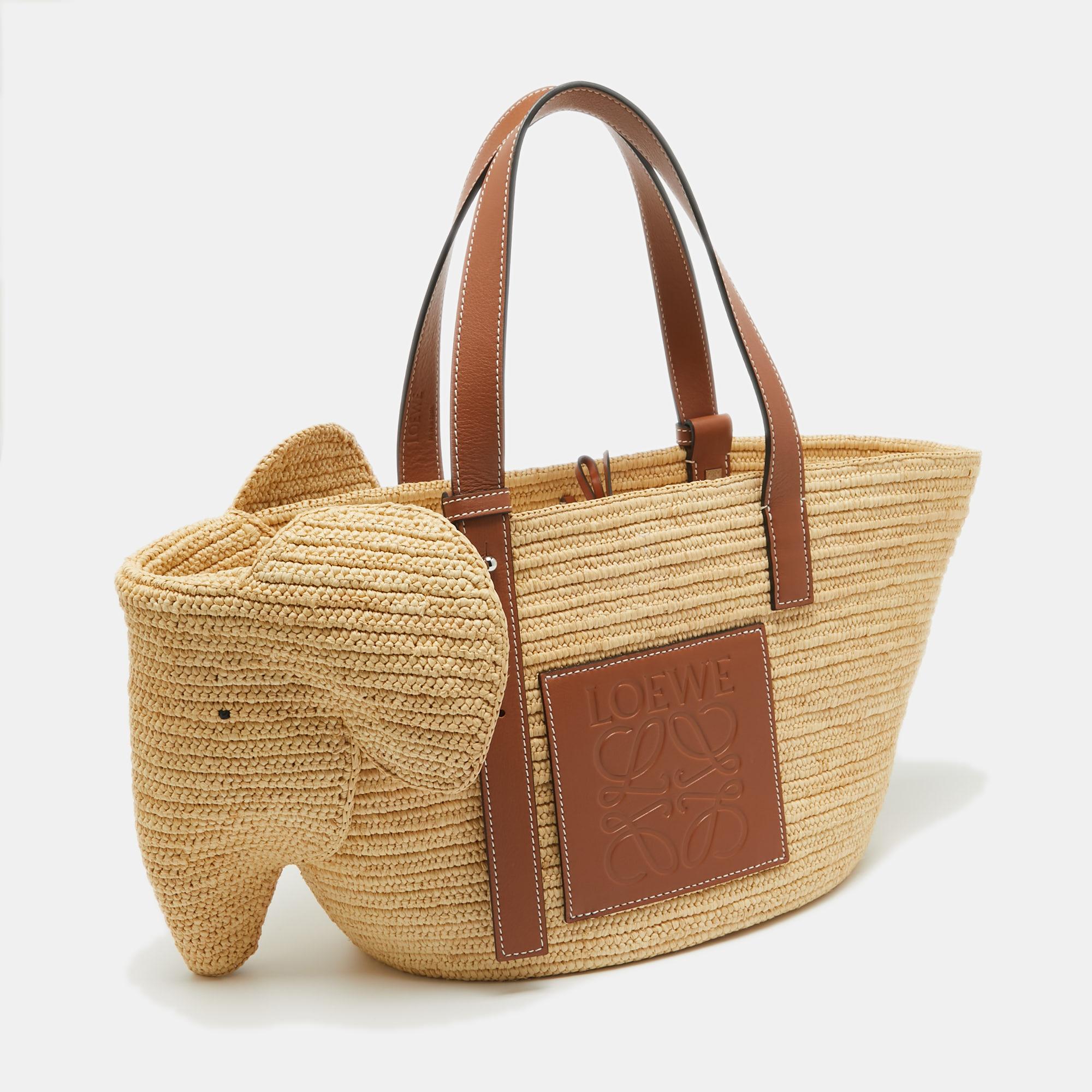 Loewe Brown/Natural Palm Leaf and Leather Elephant Basket Tote In New Condition In Dubai, Al Qouz 2