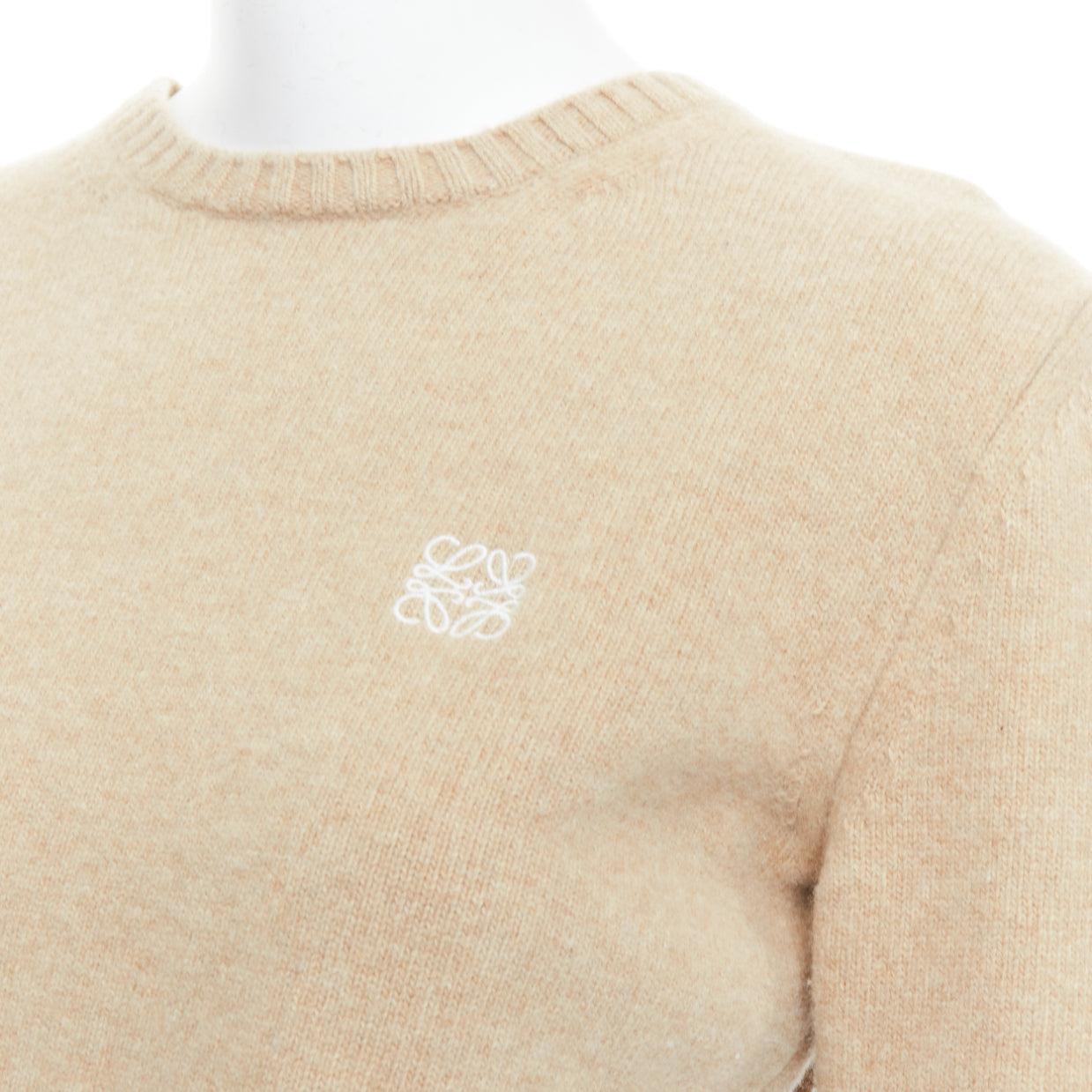 Pull court LOEWE Anagram en laine mélangée couleur camel L
Référence : CNPG/A00104
Marque : Loewe
Designer : JW Anderson
Collectional : SS2023
MATERIAL : Laine, mélange
Couleur : Beige
Motif : Solide
Fermeture : Pull-over
Détails supplémentaires :