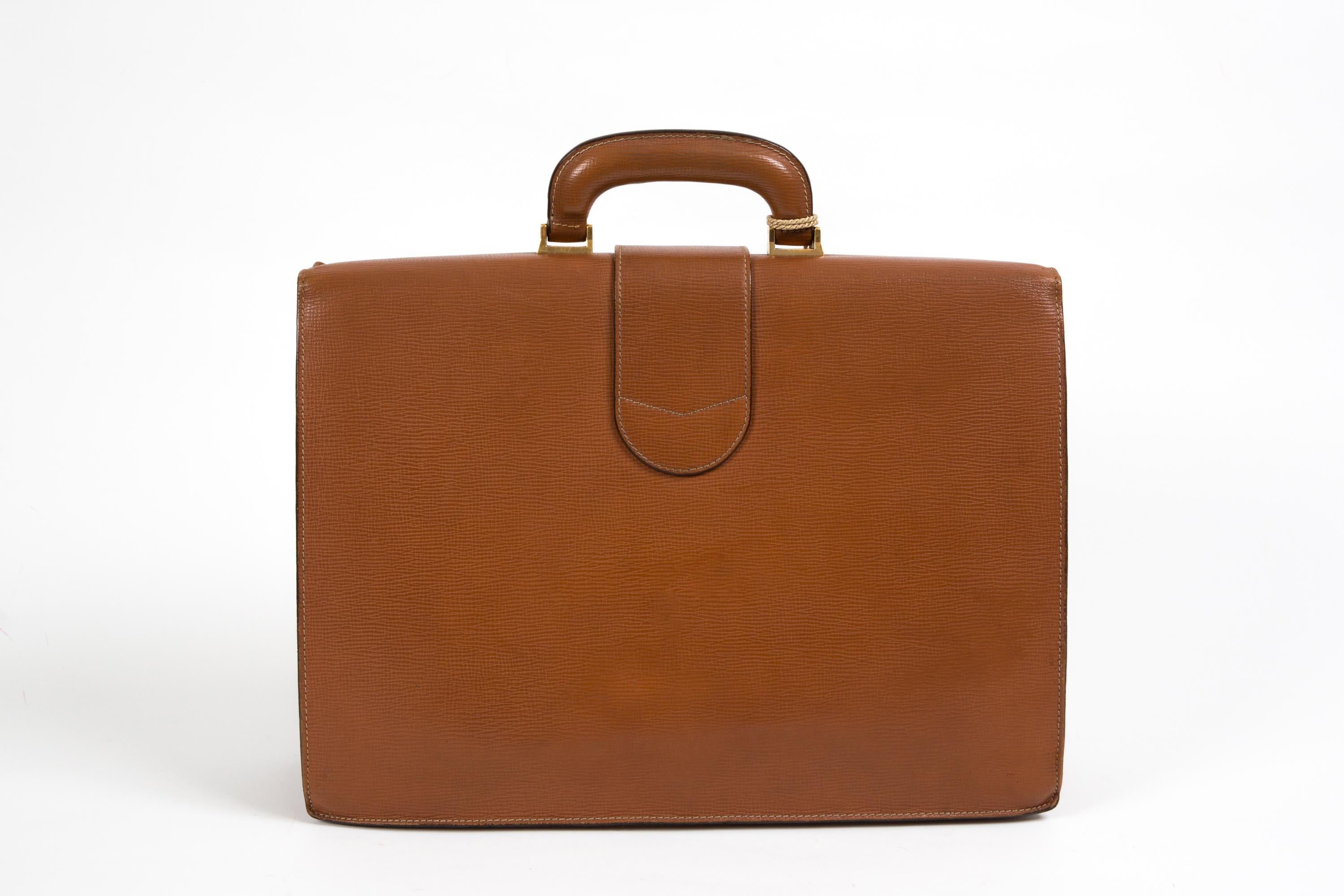 Marron Porte-documents Loewe en cuir texturé camel en vente