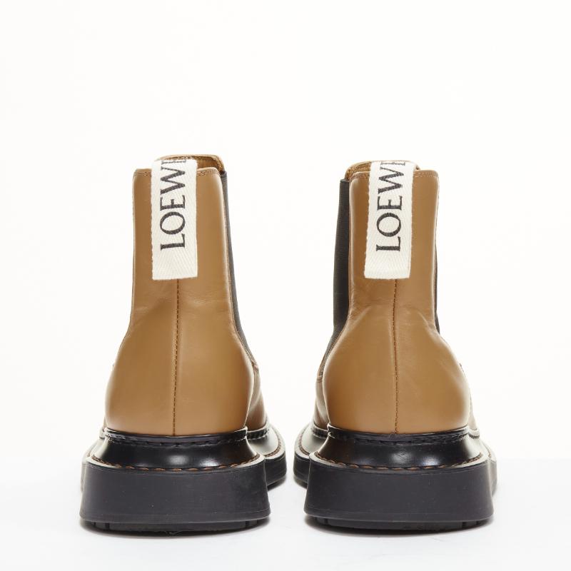 LOEWE Chelsea beige cuir de vachette logo strap desert ankle boots EU37 en vente 1