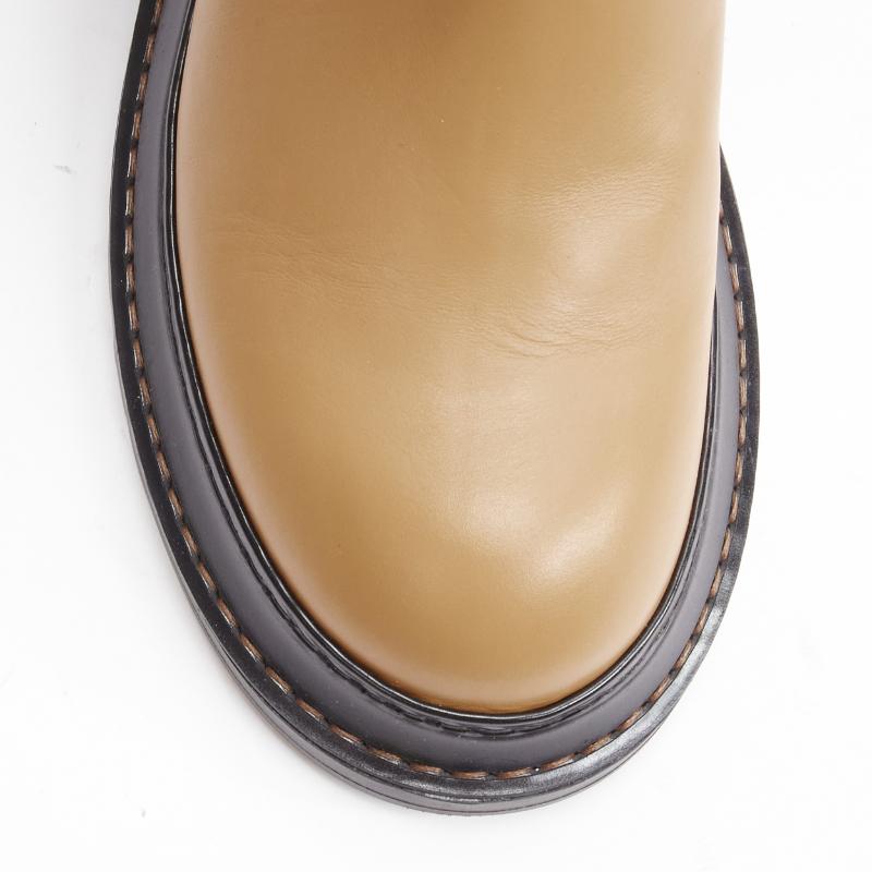 LOEWE Chelsea beige Rindsleder Logo Strap Desert Ankle Boots EU37 im Angebot 2