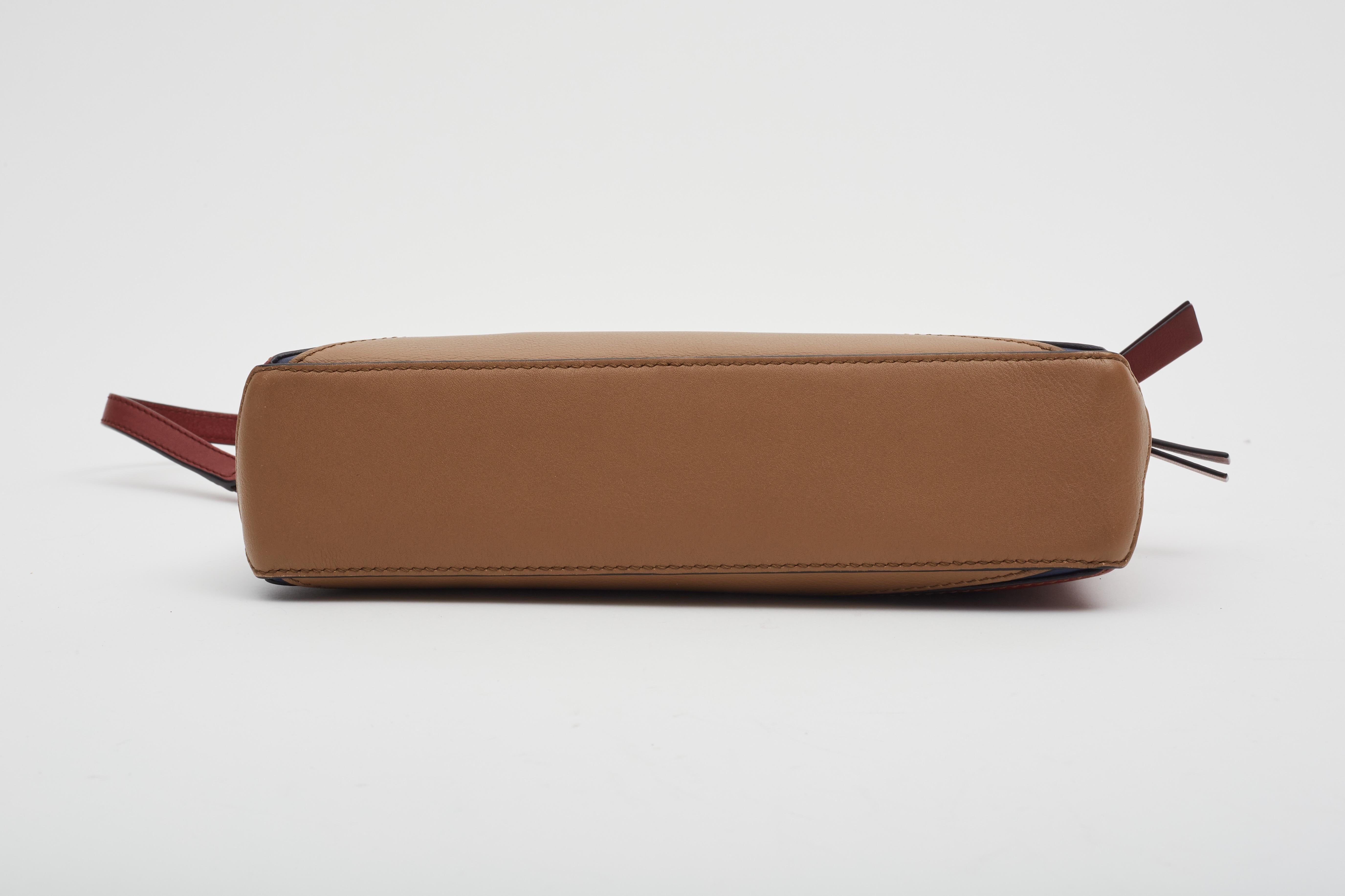 Loewe Color-block Puzzel Schulter Kosmetiktasche Tasche im Zustand „Hervorragend“ im Angebot in Montreal, Quebec