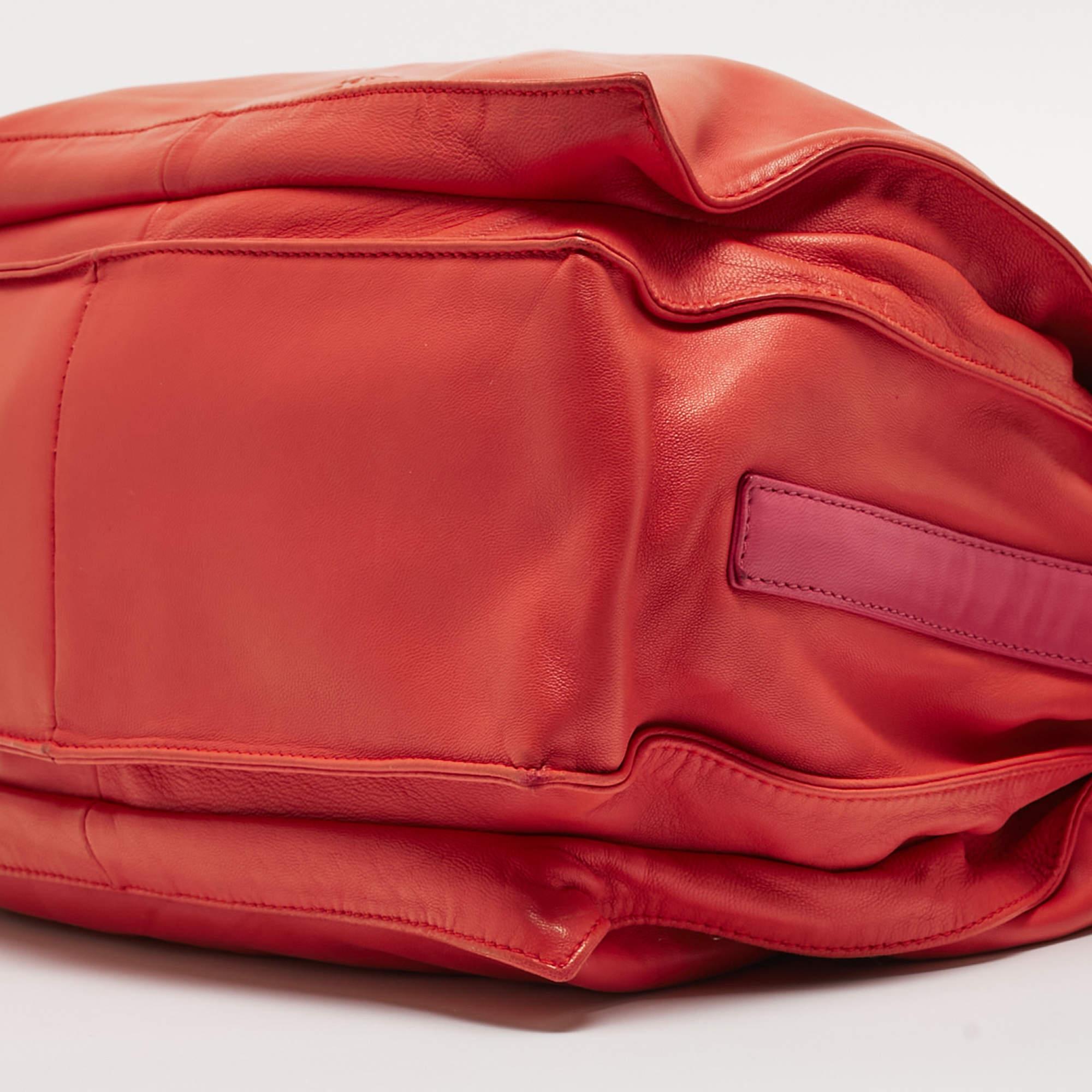 Loewe Coral Red/Magenta Leather Flamenco Shoulder Bag In Good Condition In Dubai, Al Qouz 2