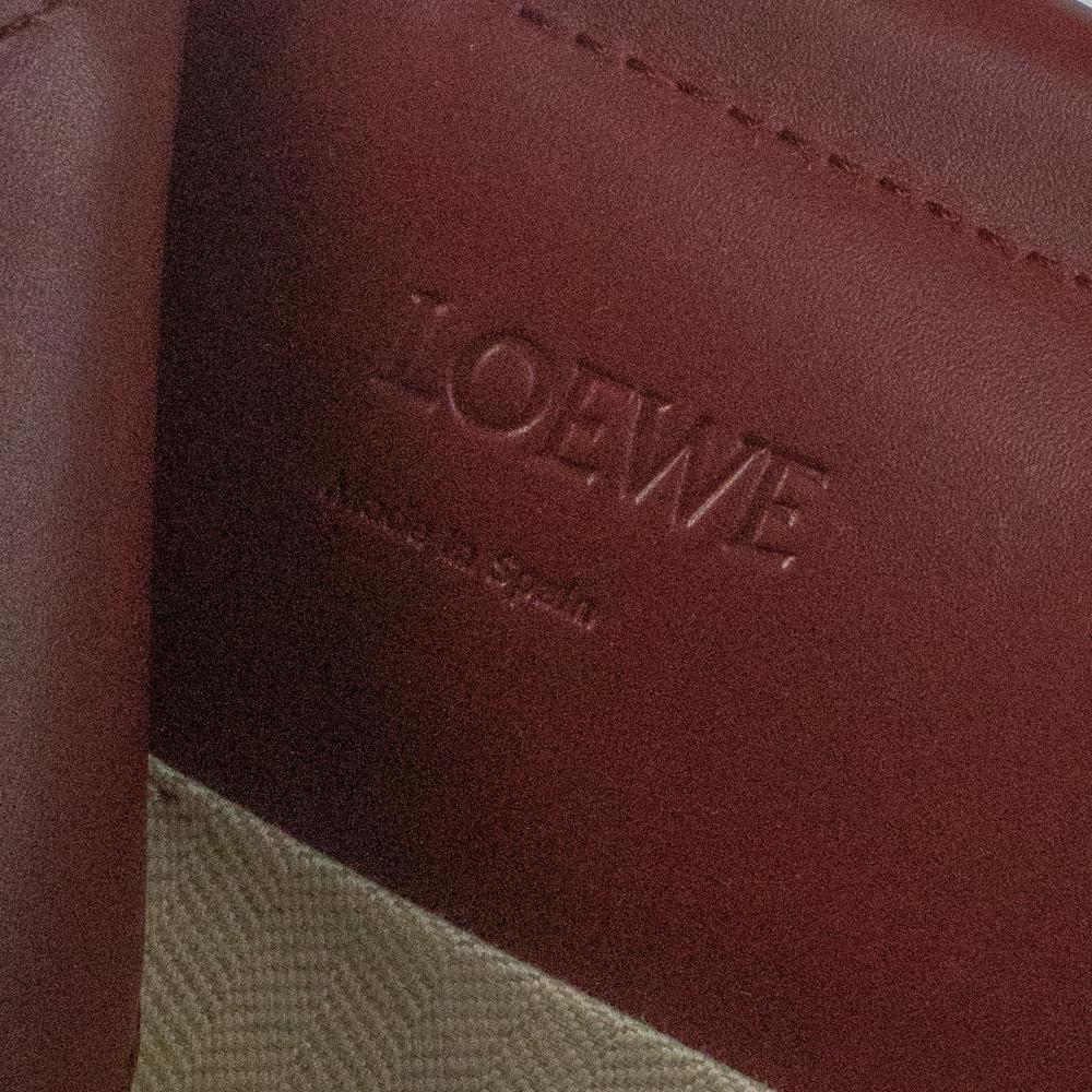 LOEWE Cushion Shoulder bag in Burgundy Leather 2