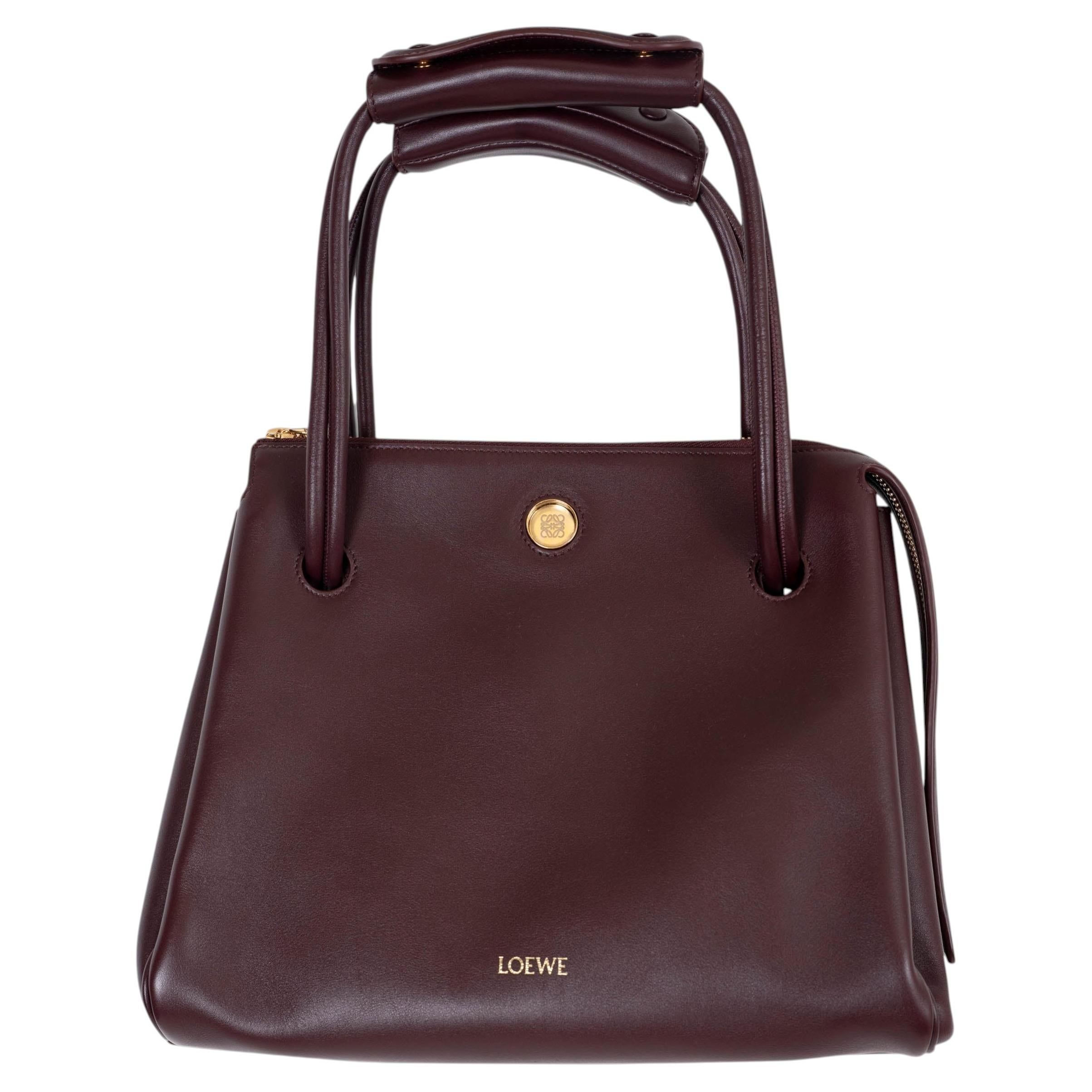 LOEWE cuir de veau souple bordeaux foncé 2025 MADRID MEDIUM Sac en vente