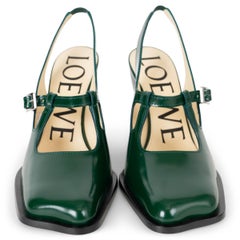Zapatos LOEWE de cuero verde oscuro, modelo ONDA MARY JANE con talón abierto, colección 2024, talla 39