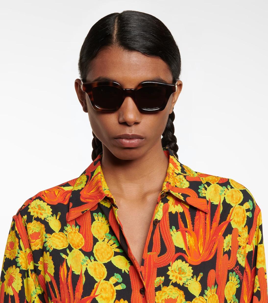 LOEWE Dark Havane brown Tortoise SMALL BROWLINE Sunglasses LW40078I 1
