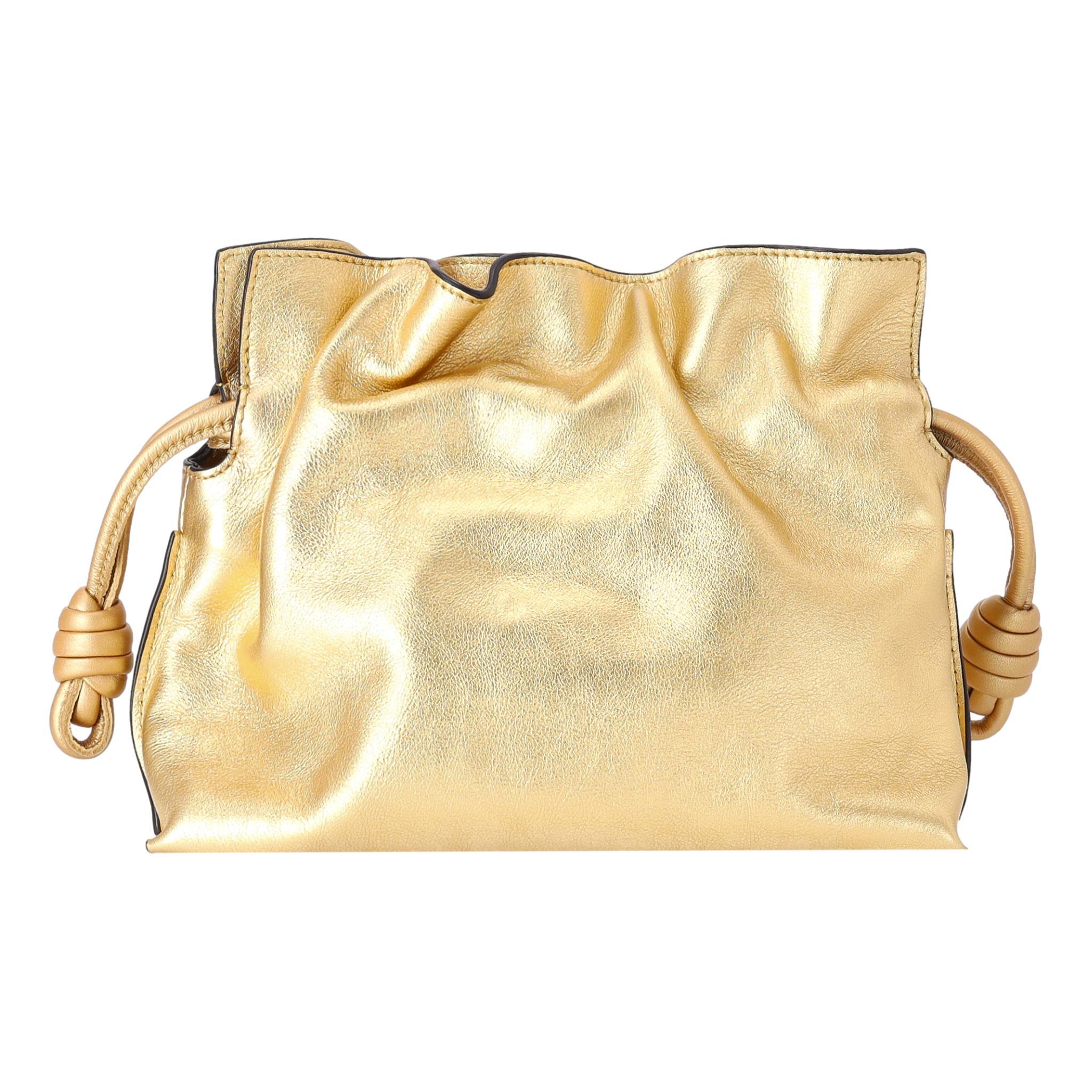 Pochette Loewe Flamenco con catena in pelle metallizzata In condizioni ottime in vendita a London, GB