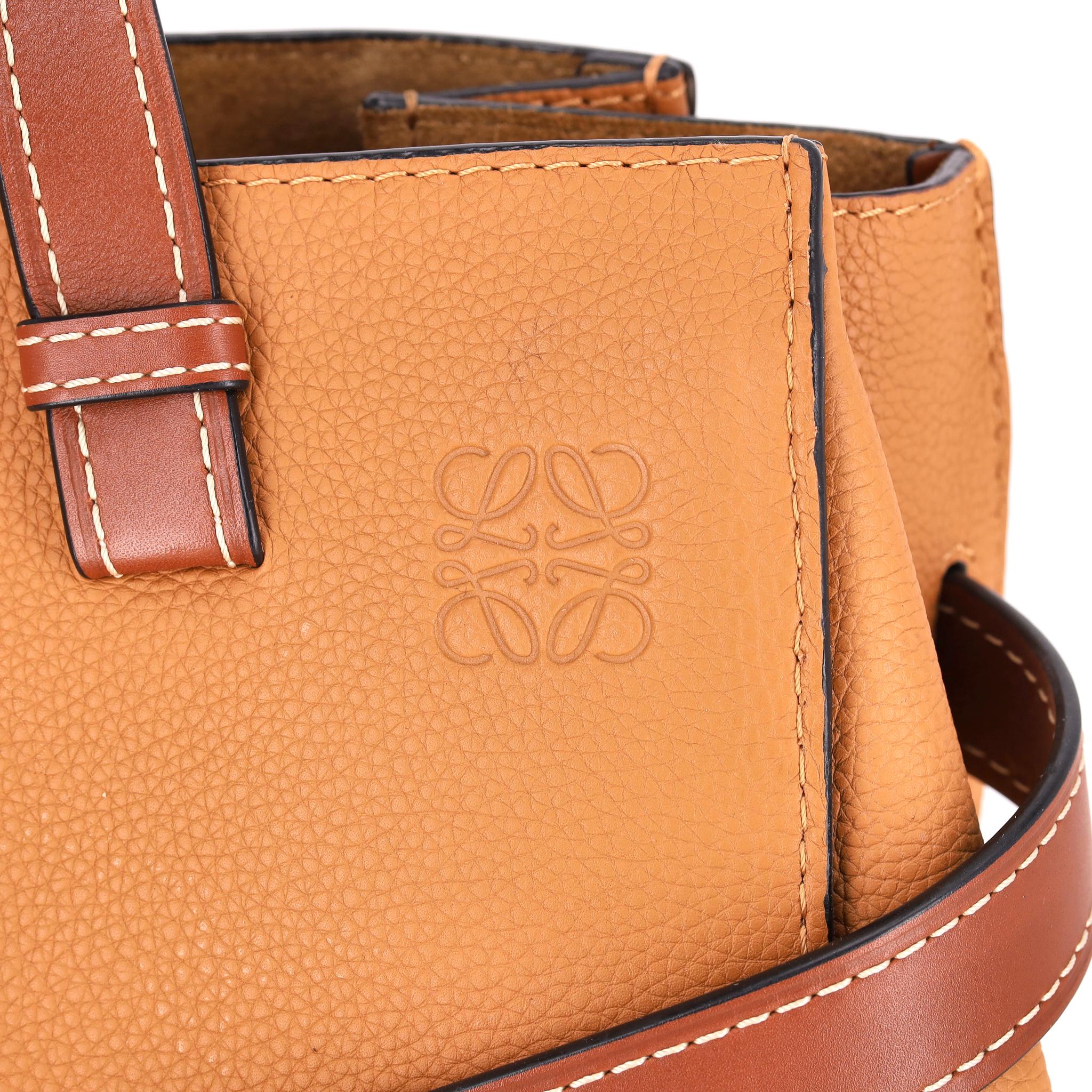 Bolso Tote Mediano Loewe Gate Piel de Becerro en venta 3