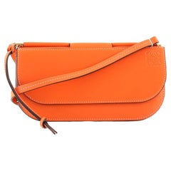 Loewe Gate Umhängetasche aus Pochette Leder