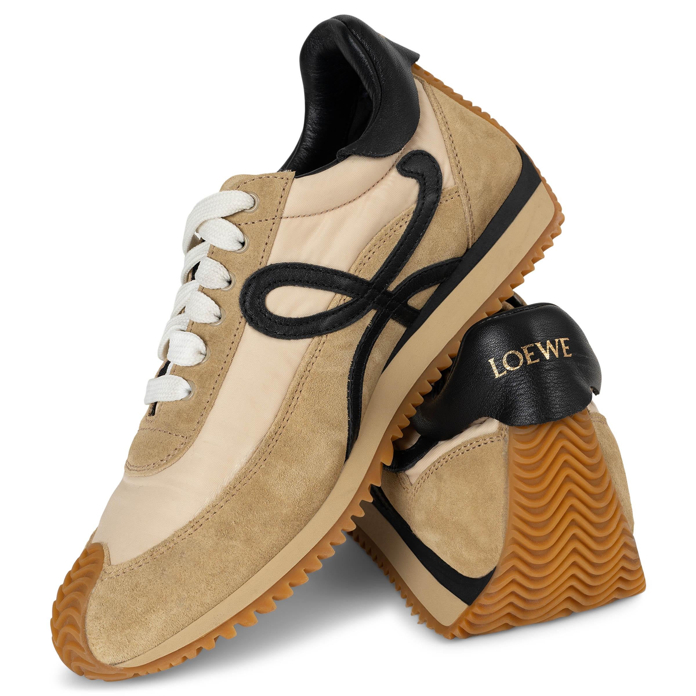 LOEWE scarpe da ginnastica basse FLOW in nylon e camoscio oro e nero 38 in vendita 1