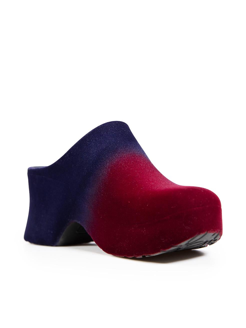 CONDITION is Very good. Hardly any visible wear to shoes is evident on this used Loewe designer resale item. The item comes with its original box.
 
 
 
 Details
 
 
 Model: Terra 90
 
 Multicolour- navy and burgundy gradient
 
 Velvet
 
 Mules
 
