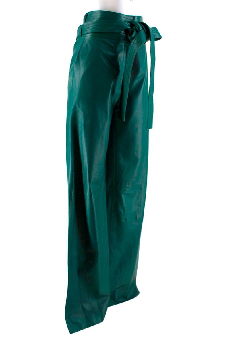 Loewe green leather Straight-Leg Pants

-Designed with seam details at the knees 
-Straight-leg silhouette
-medium Rise
- Seamed waist tie belt
Zip fly with hook and eye closure
Lamb nappa
Fully lined
Made in Italy

Please note, these items are