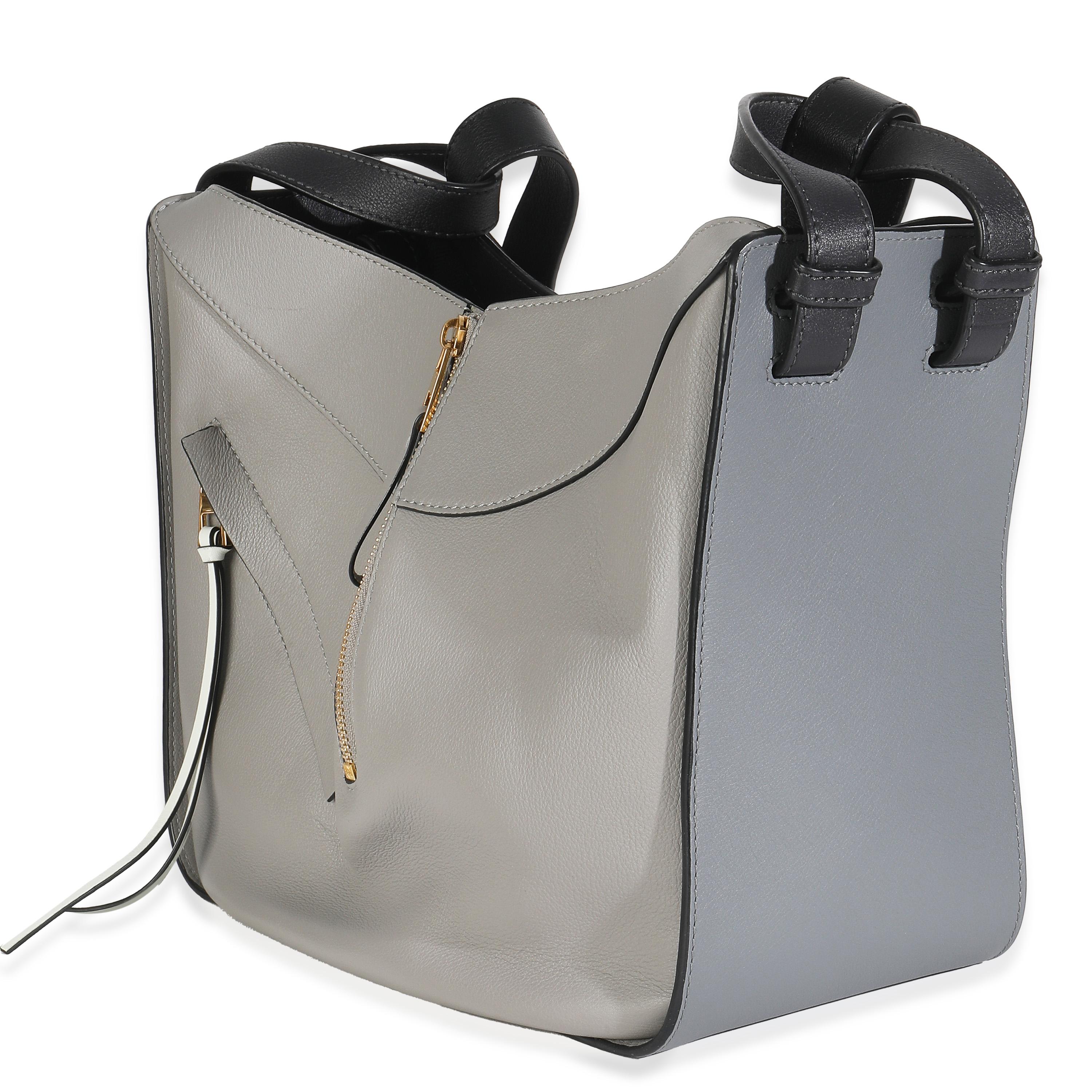 Bolso mediano Hammock de piel de becerro negro gris de Loewe en Excelente estado para la venta en New York, NY