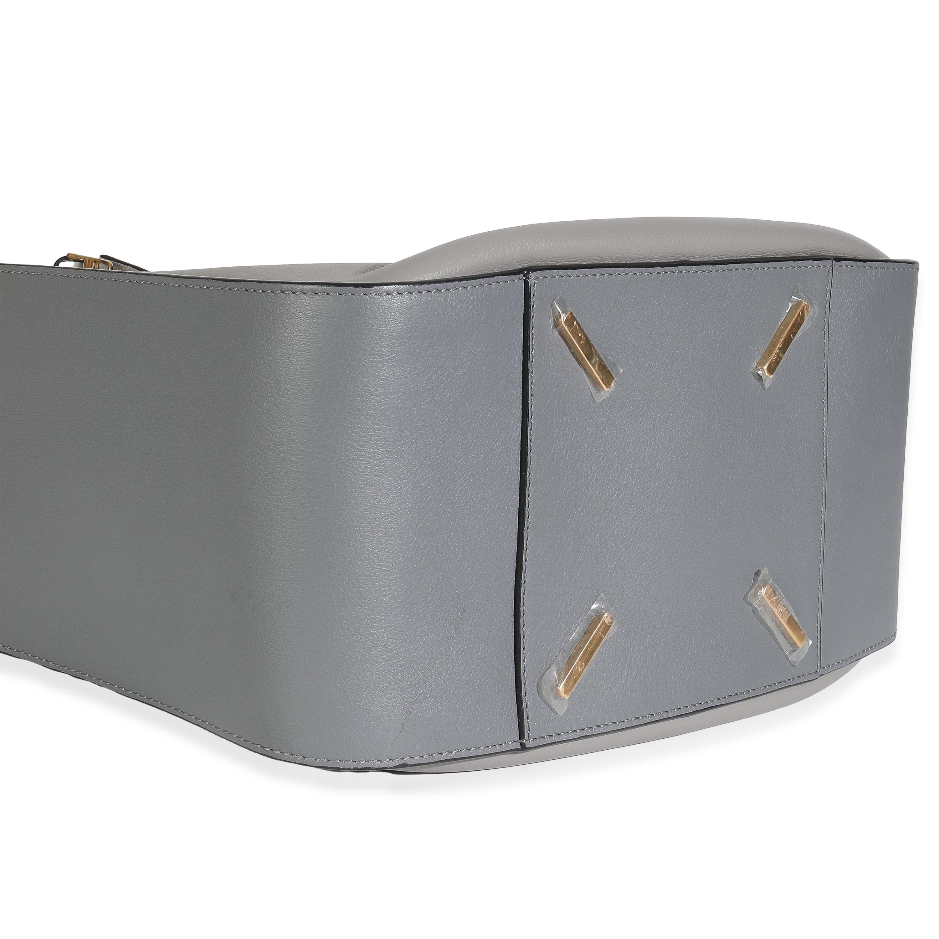 De las mujeres Bolso mediano Hammock de piel de becerro negro gris de Loewe en venta