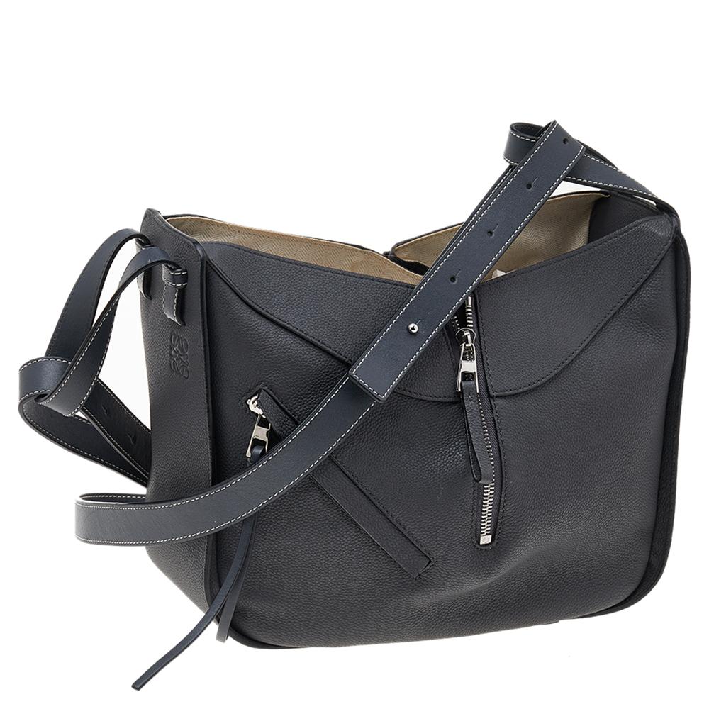 Loewe Grey Leather Medium Hammock Shoulder Bag In Good Condition In Dubai, Al Qouz 2