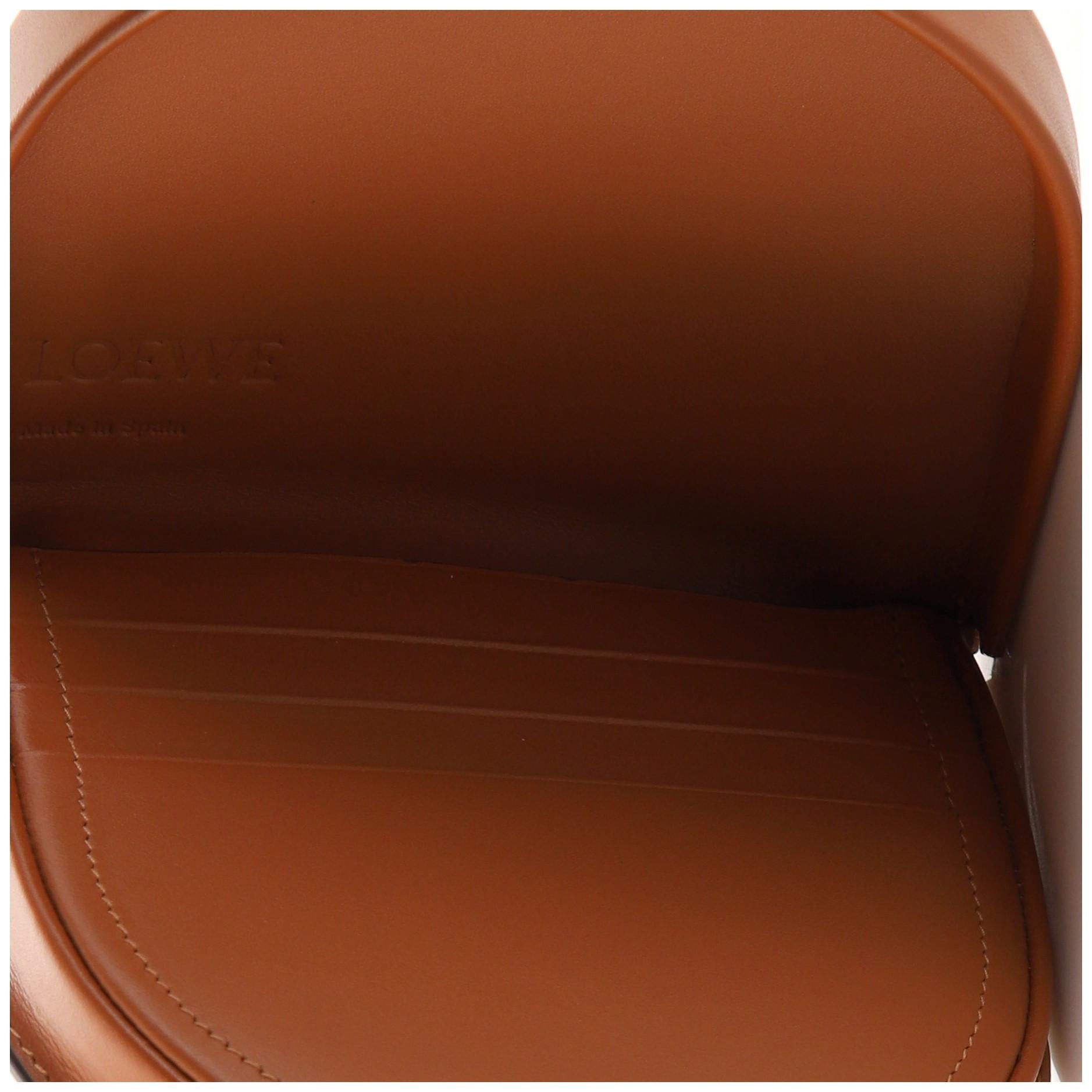 Loewe Heel Crossbody Bag Leather Small In Good Condition In NY, NY