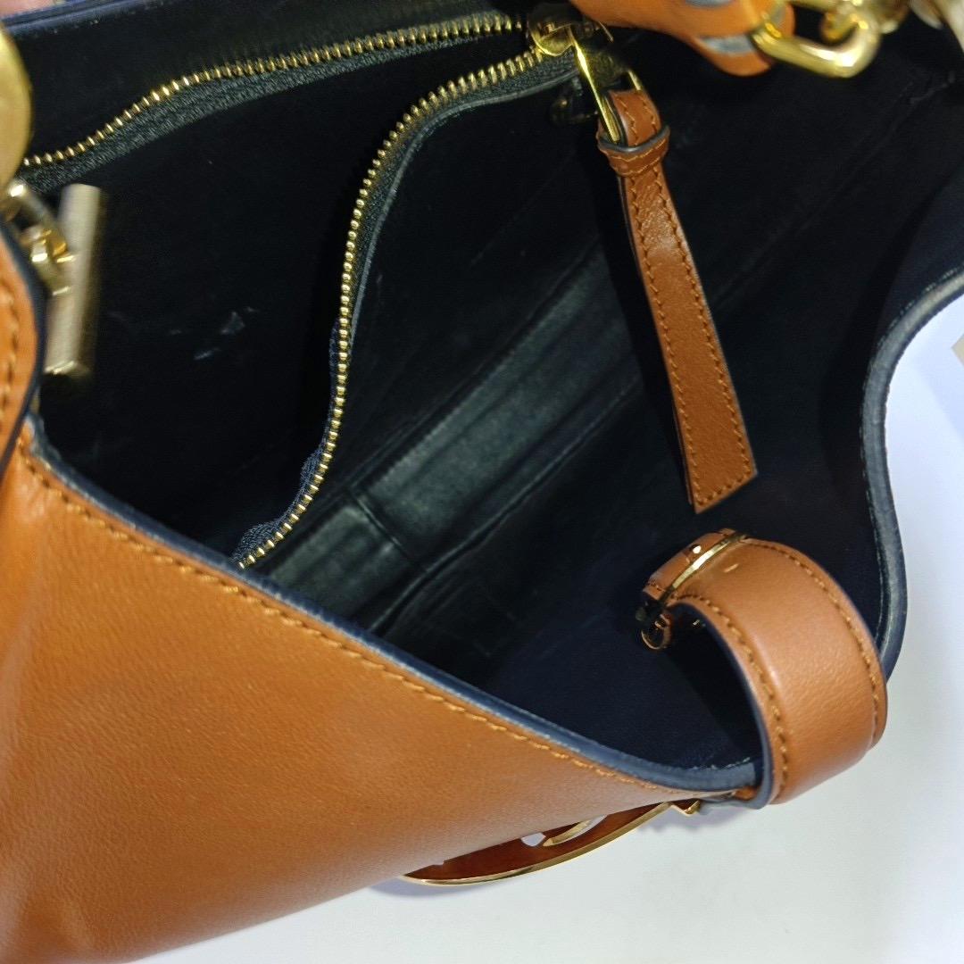 Loewe Joyce Tan Brown Leather Metal Embellished Shoulder Bag im Angebot 1
