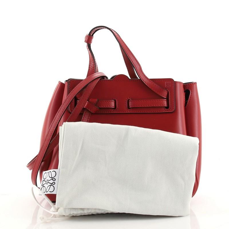Condition: Great. Small indentation on exterior, creasing on strap. Scuffs in interior, scratches on hardware.
Accessories: Dust Bag, Poignet, With Strap
Measurements: Handle Drop 4