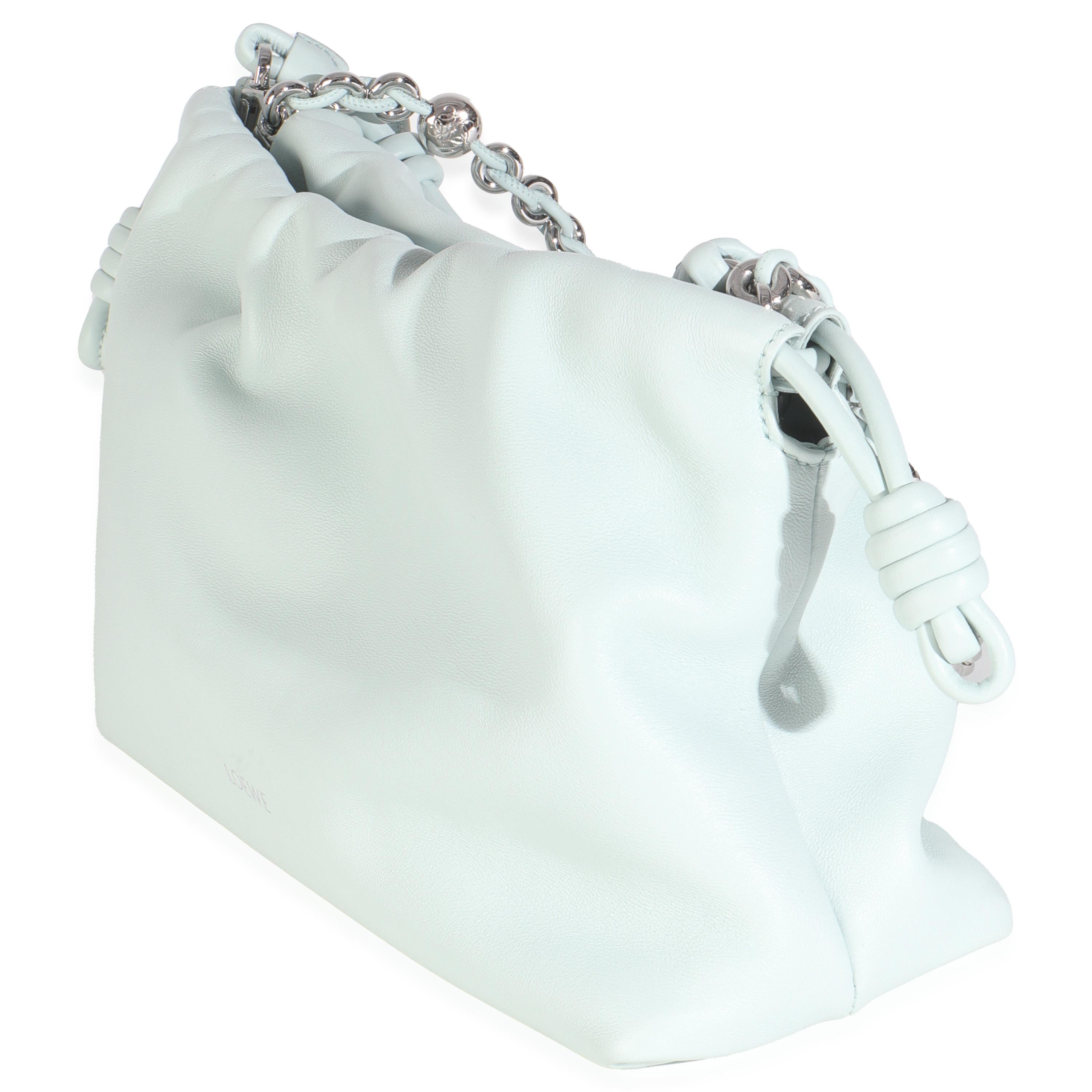 Loewe Azzurro Mellow Nappa Media Ciambella a catena Flamenco In condizioni ottime in vendita a New York, NY