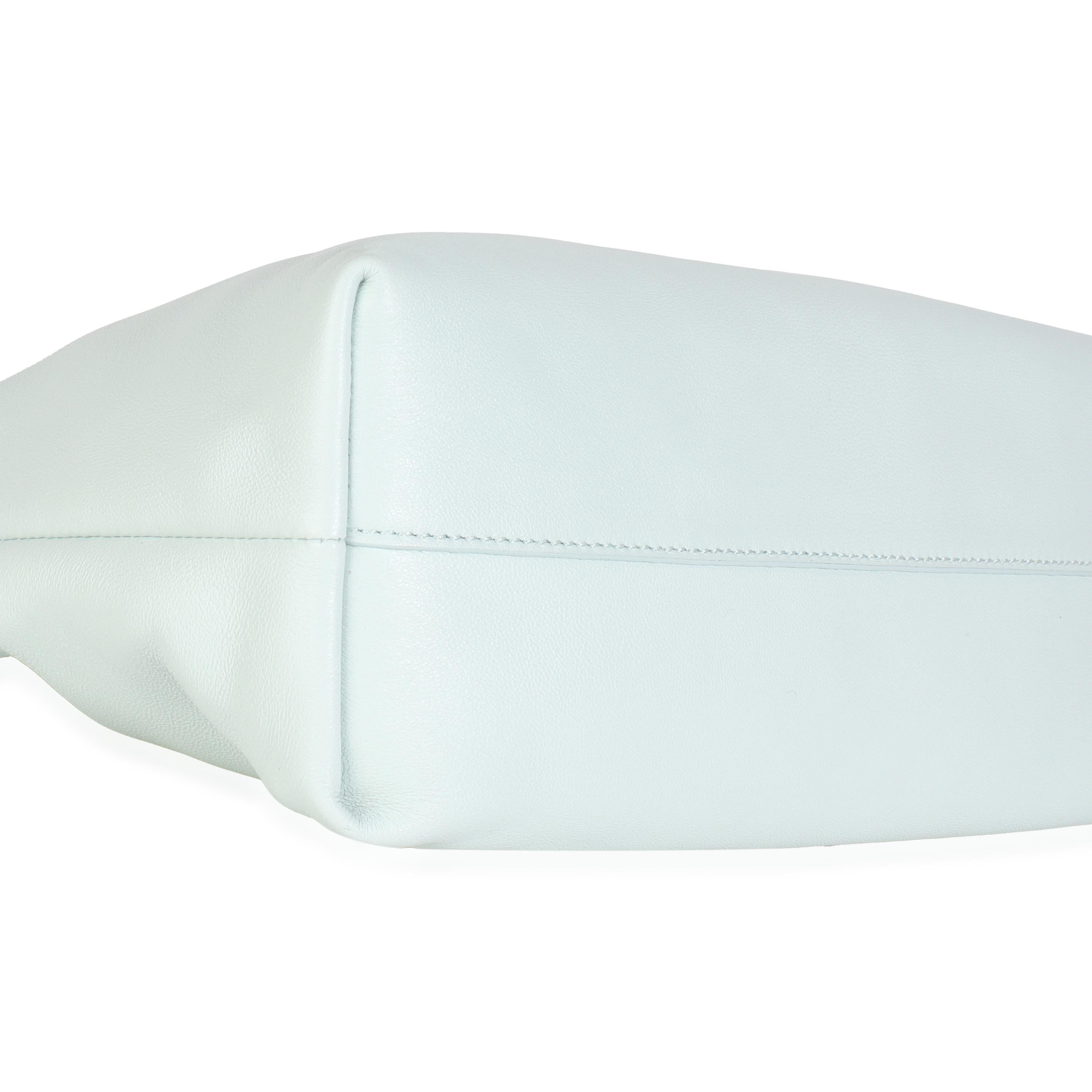 Loewe Azzurro Mellow Nappa Media Ciambella a catena Flamenco in vendita 1