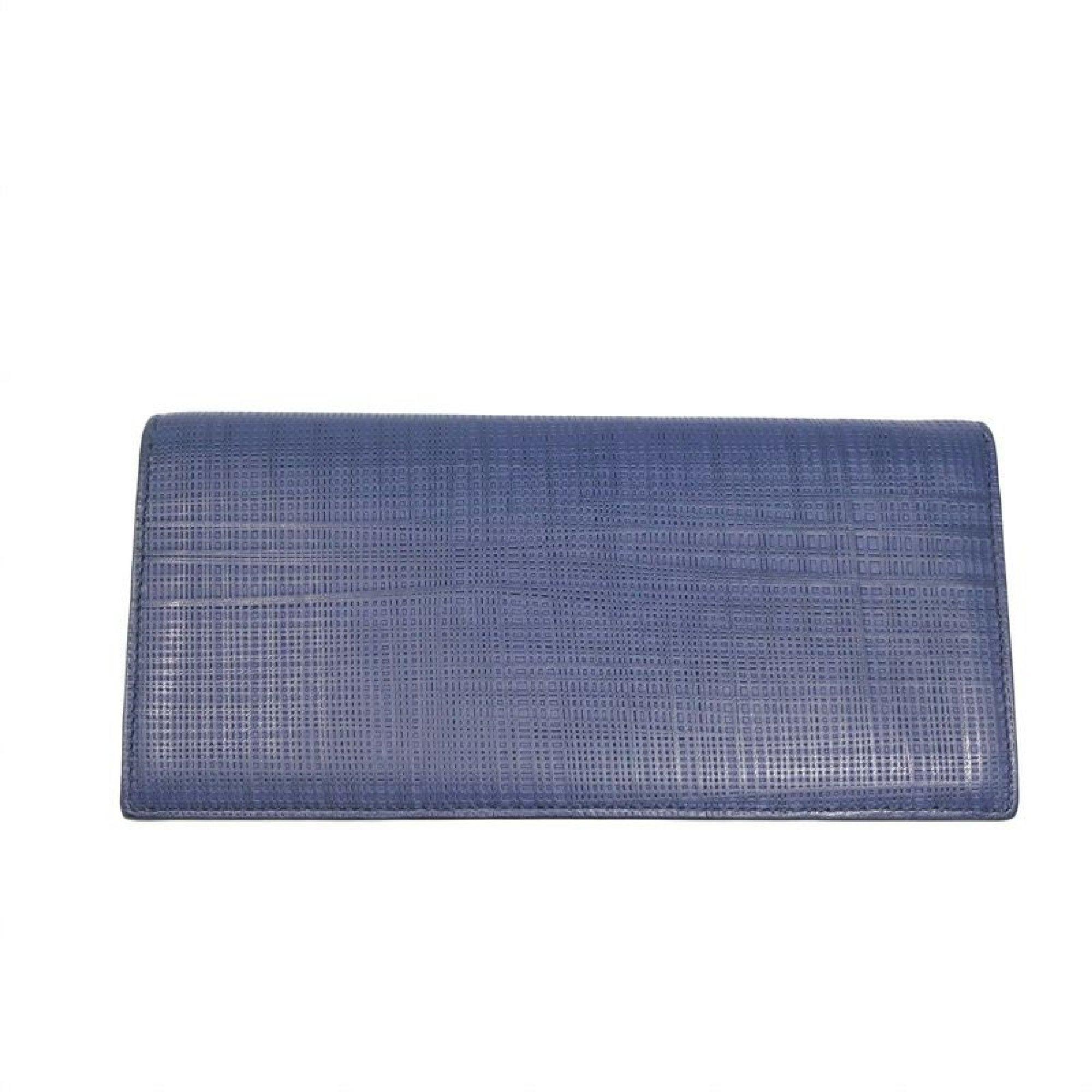 An authentic LOEWE long Horizontal Wallet Anagram Mens long wallet 101.88.978 Navy. The color is Navy. The outside material is Leather. The pattern is long  Horizontal  Wallet  Anagram. This item is Contemporary. The year of manufacture would be