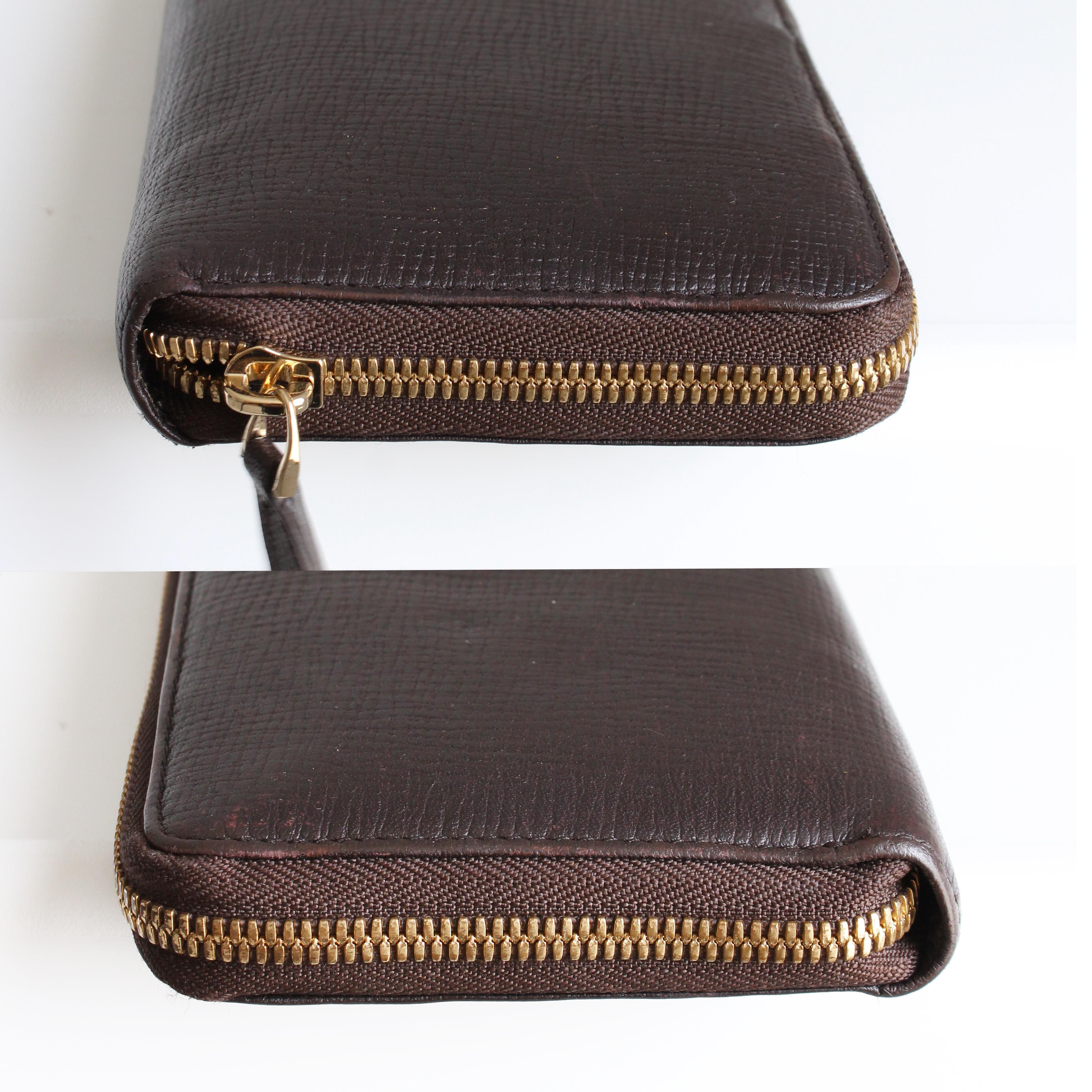 LOEWE Madrid Zippy Wallet Brown Textured Epi Leather Luxury Vintage Rare HTF In Fair Condition For Sale In Port Saint Lucie, FL