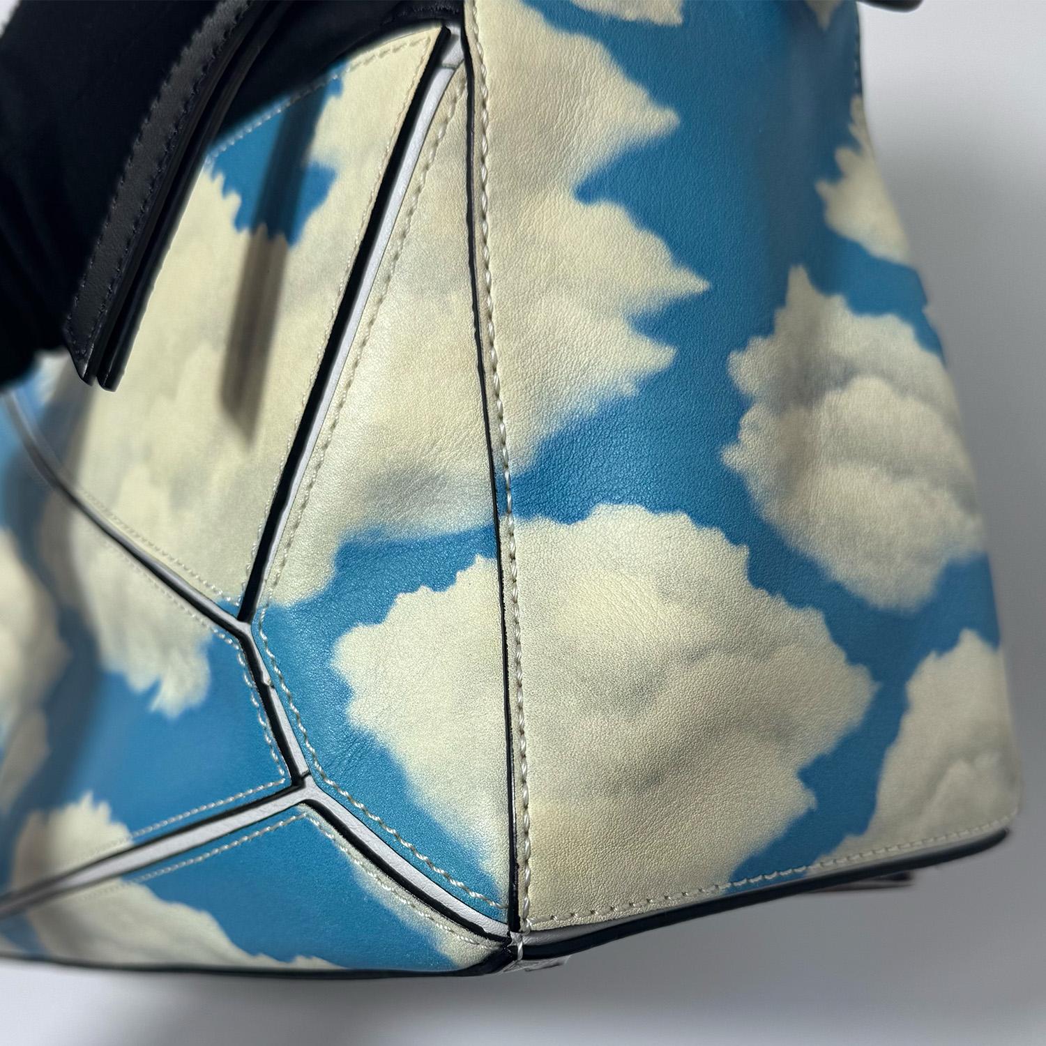 Loewe - Sac Puzzle avec imprimé nuages bleu ciel et ivoire, taille moyenne 6