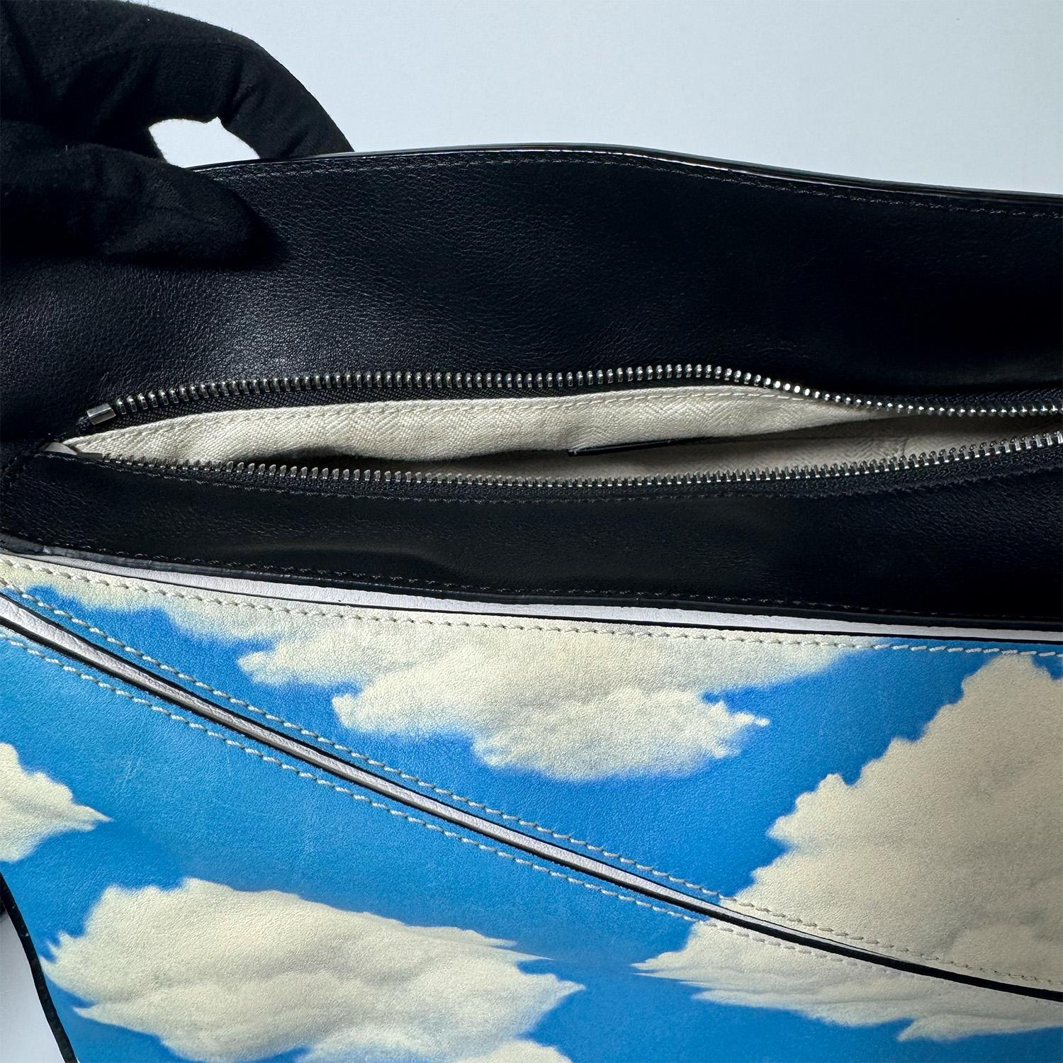 Loewe - Sac Puzzle avec imprimé nuages bleu ciel et ivoire, taille moyenne 1