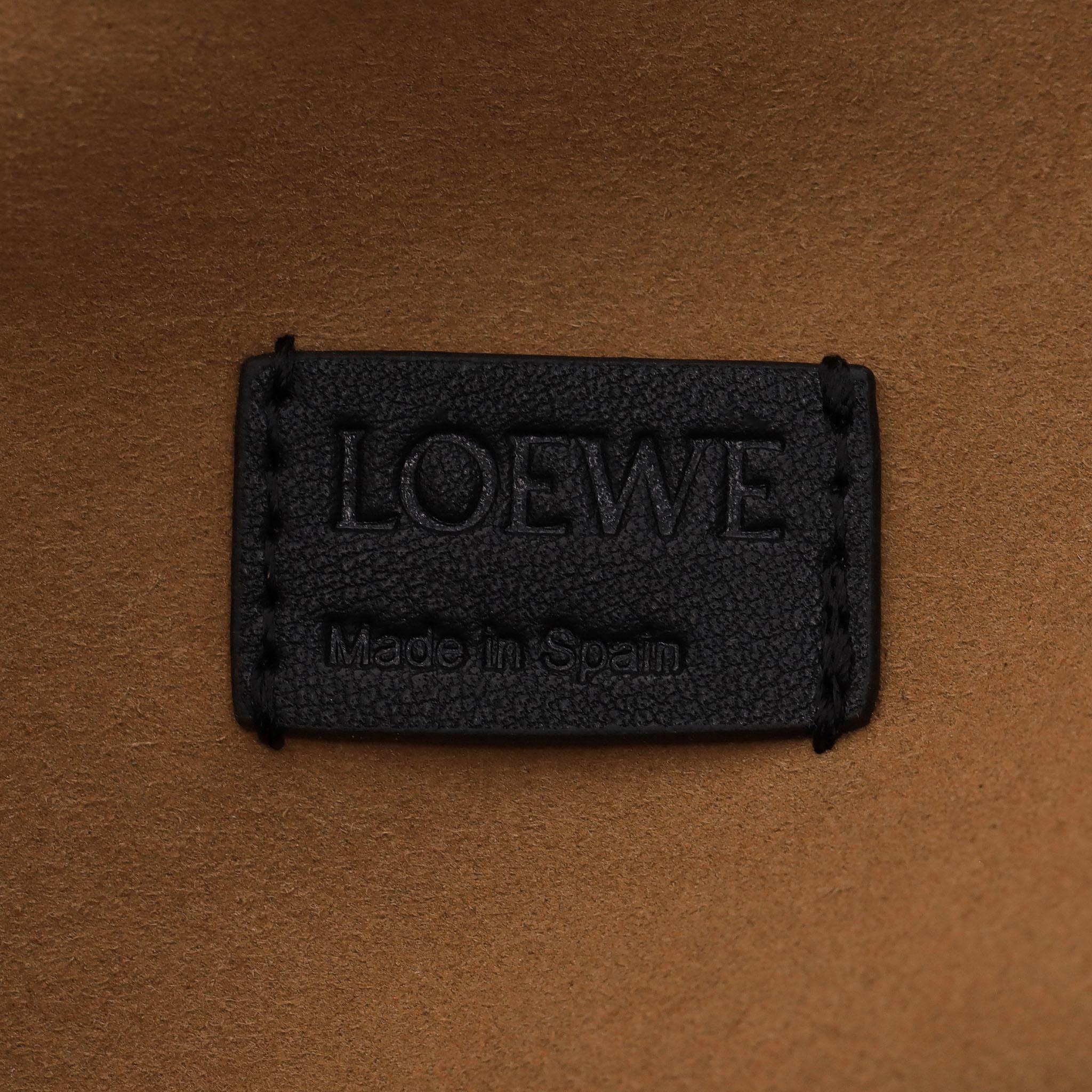 Loewe Borsa media a ciambella in pelle nappa con nodo flamenco in vendita 6