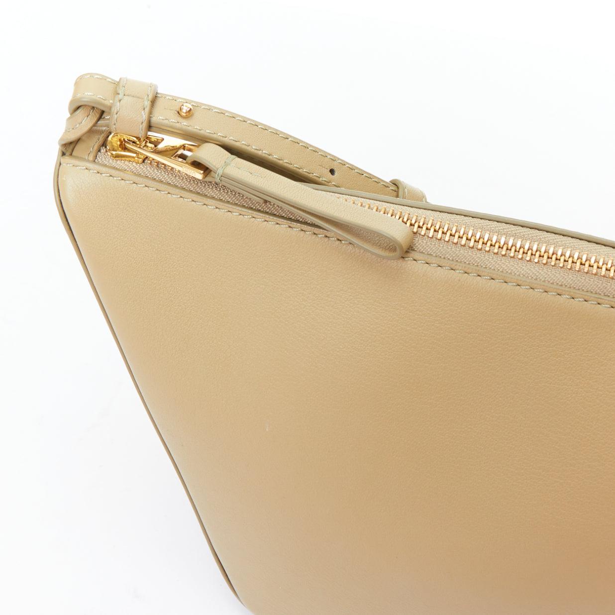 LOEWE Mini Hammock Hobo taupe in pelle morbida con mini crossbody anagrammato in vendita 3